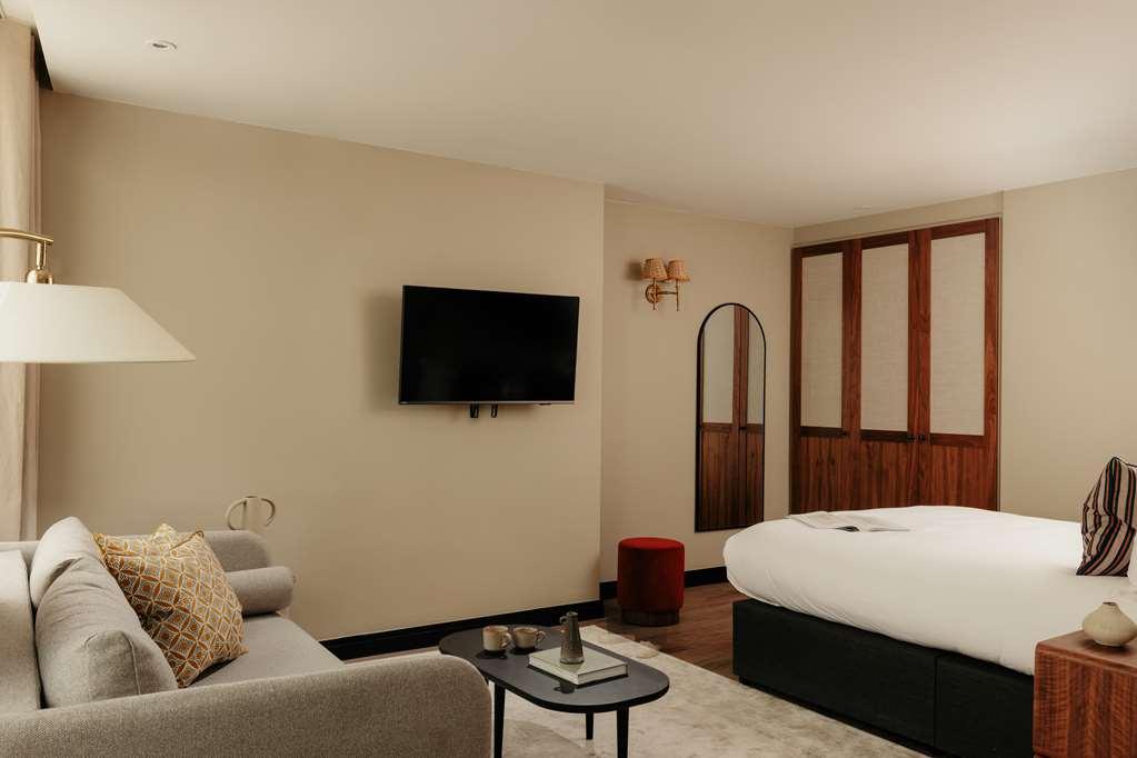 Native Kings Wardrobe Hotel London