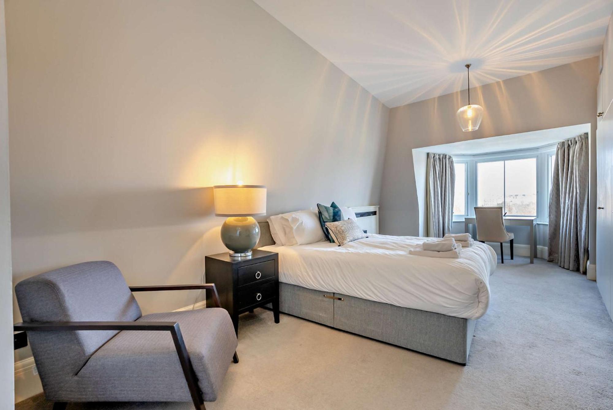 Strathmore Court * London