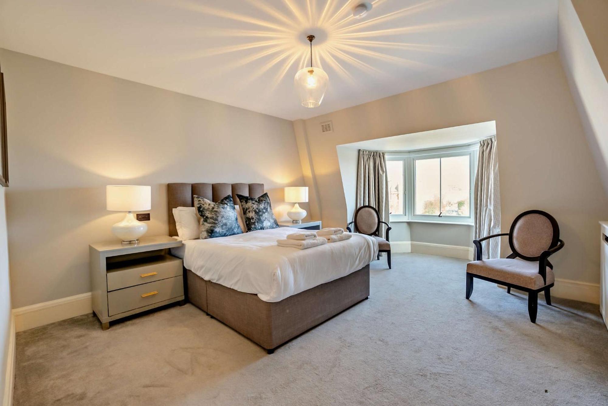 Strathmore Court Apartment London