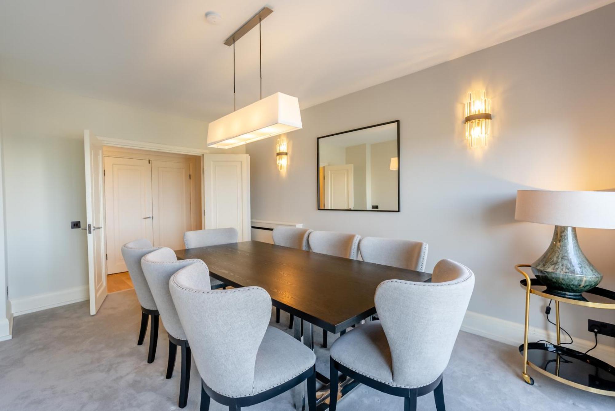 Strathmore Court Apartment London