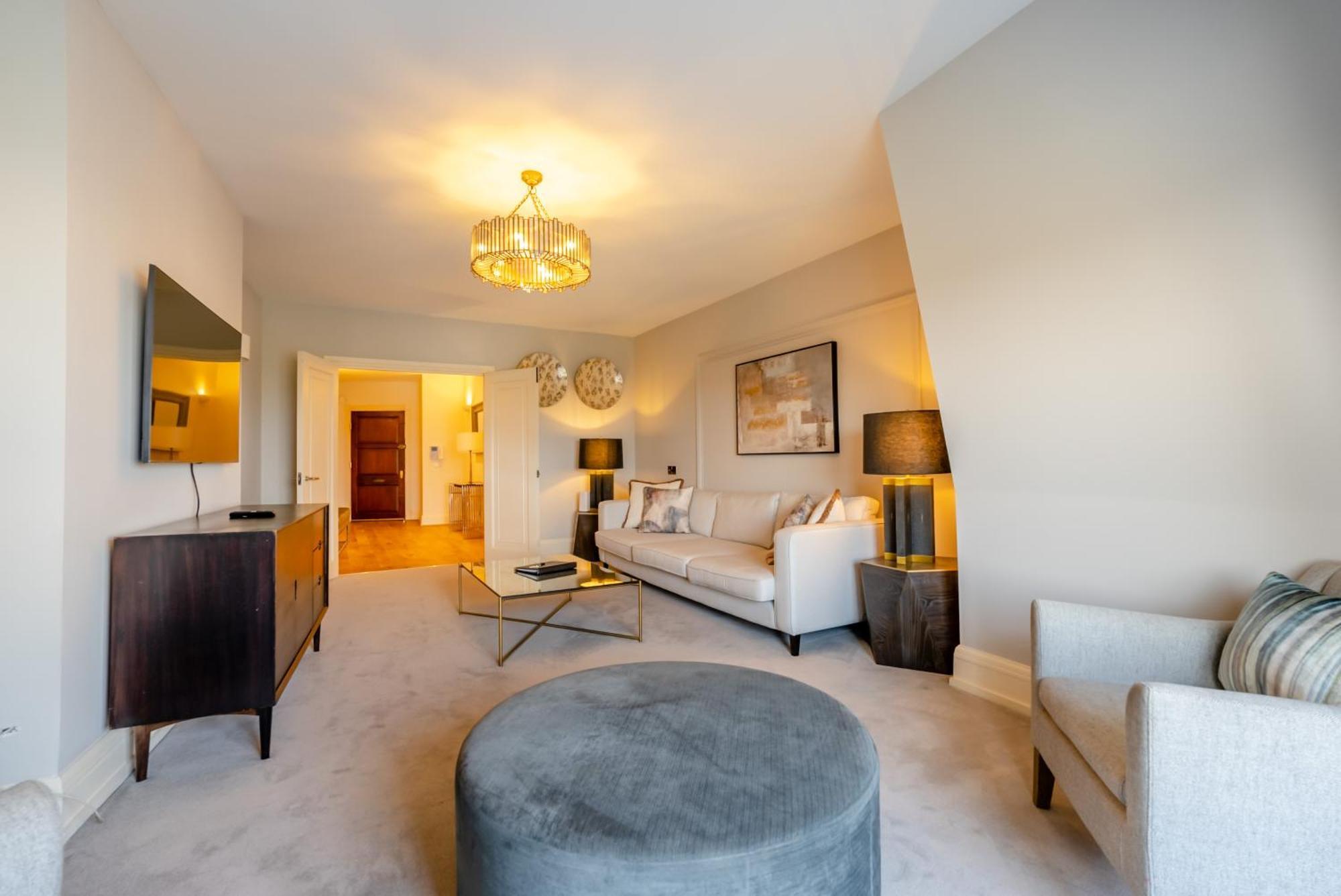Strathmore Court * London