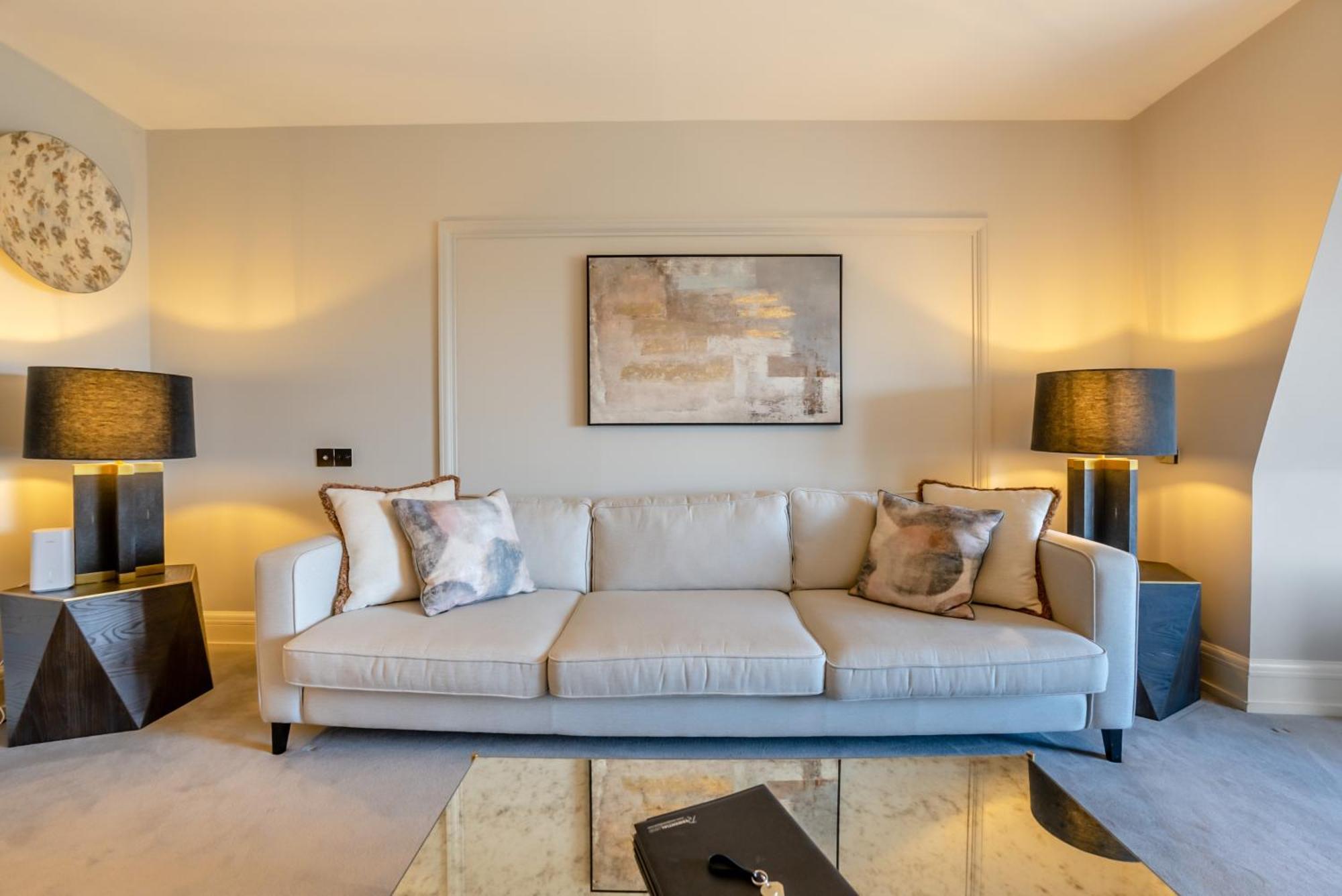 Strathmore Court Apartment *