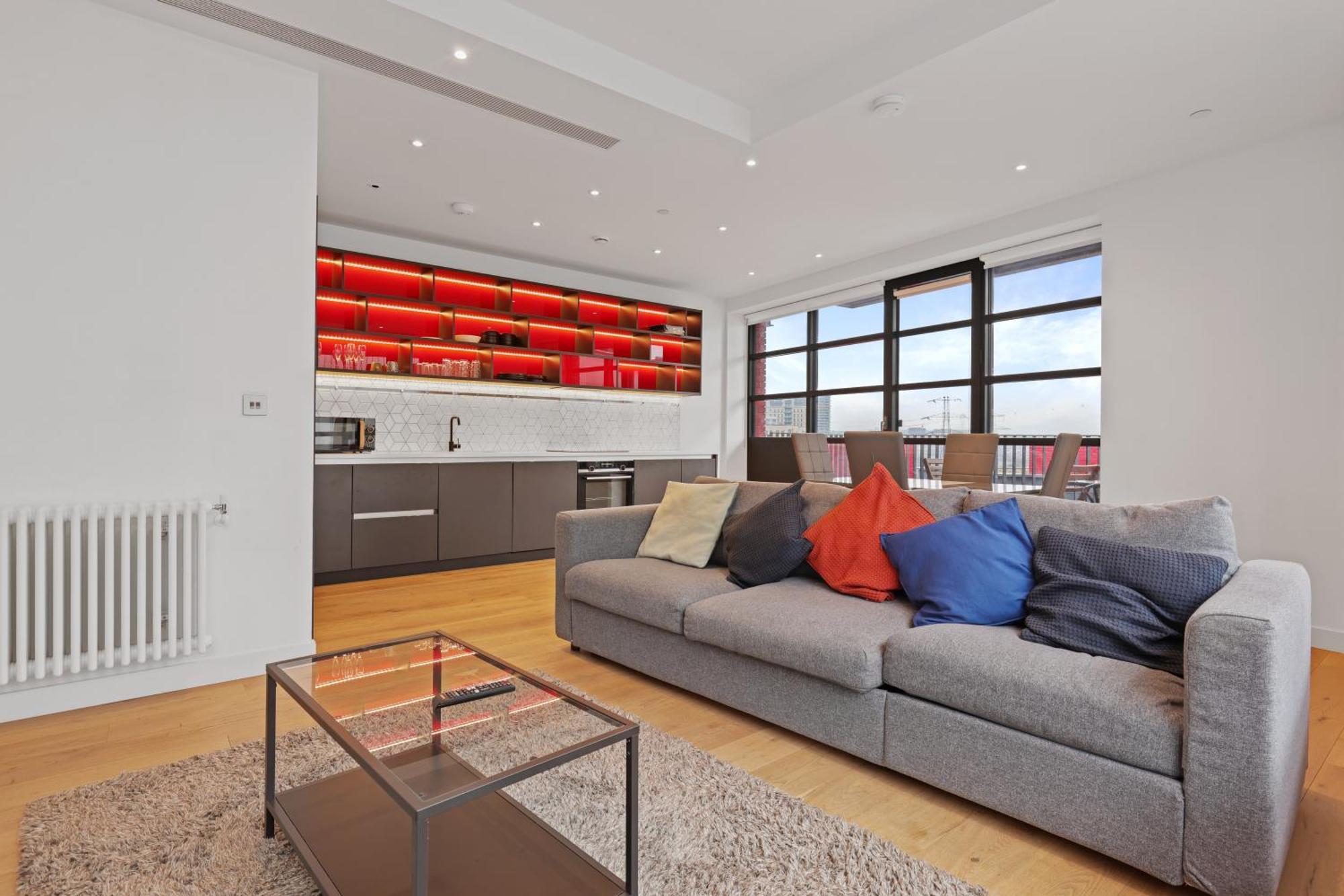 Excel Side Apartment *