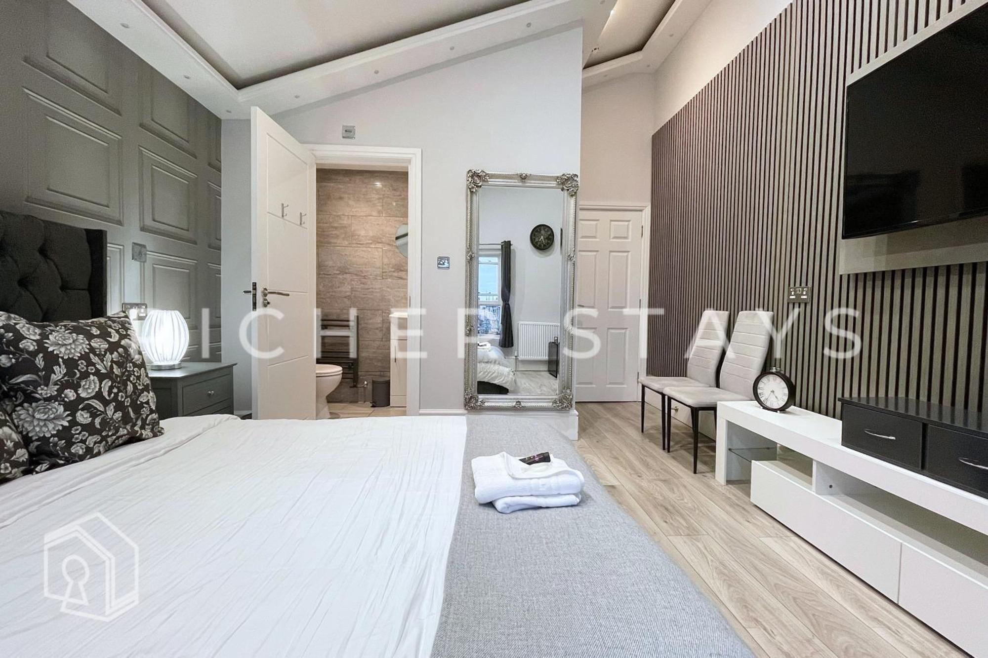 Hackney - En-suite & Amenities