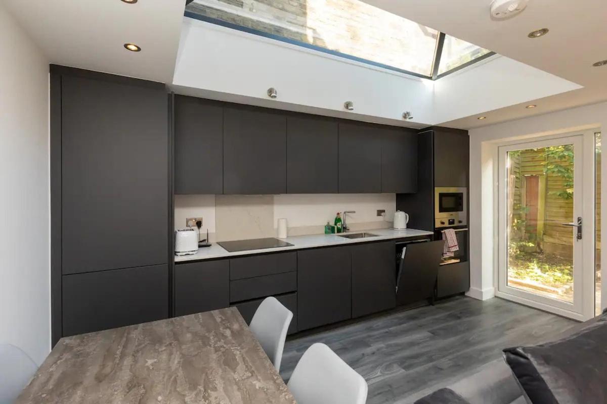 Stylish 2-bed Flat In The Heart Of West Hampstead Apartamento