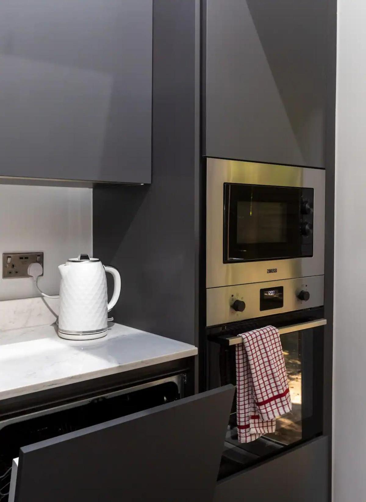 Stylish 2-bed Flat In The Heart Of West Hampstead Apartamento