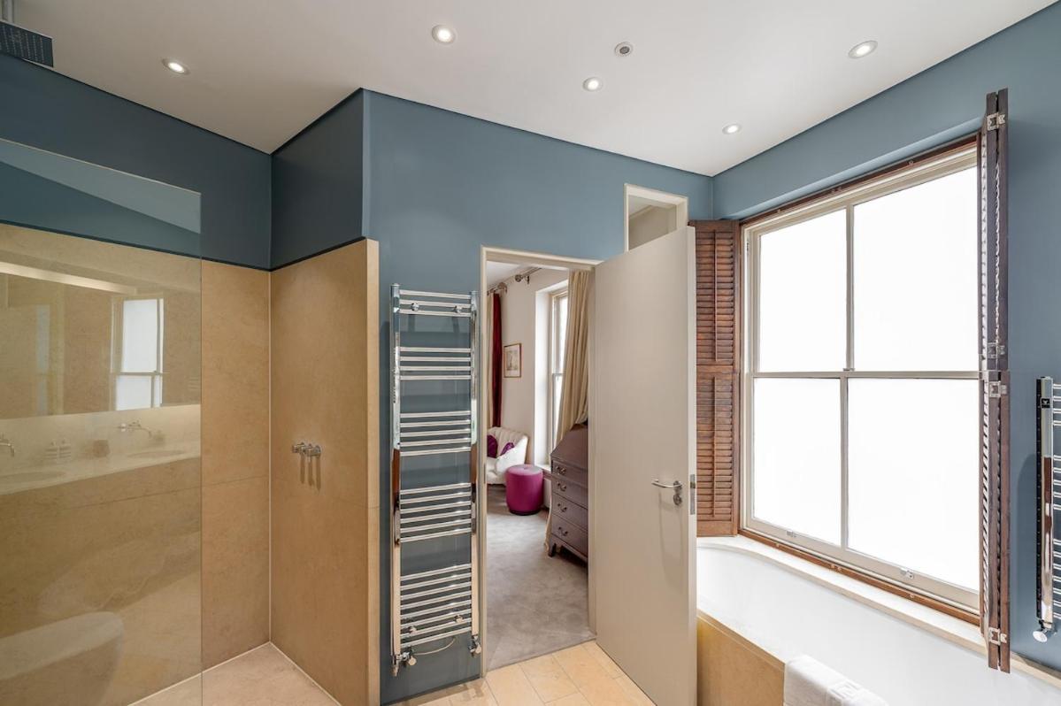 Brand New Refurbishment Townhouse In Notting Hill Near Portobello Road With Ac Air Conditioning & Roof Terrace * London