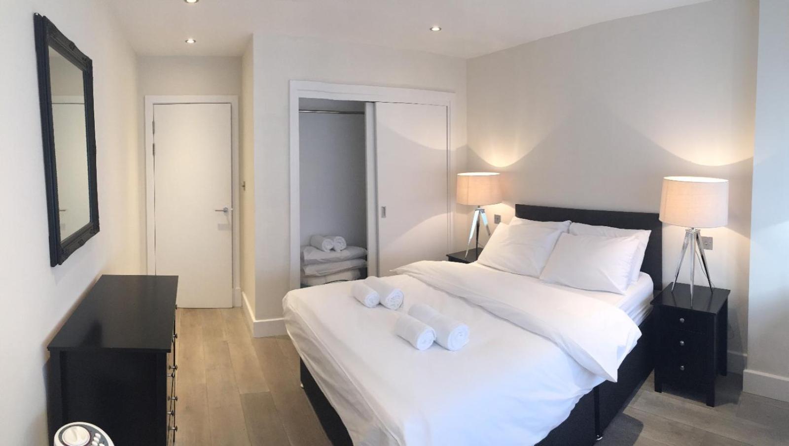 Luxury Two Bedroom Living - & Westminster Apartment *