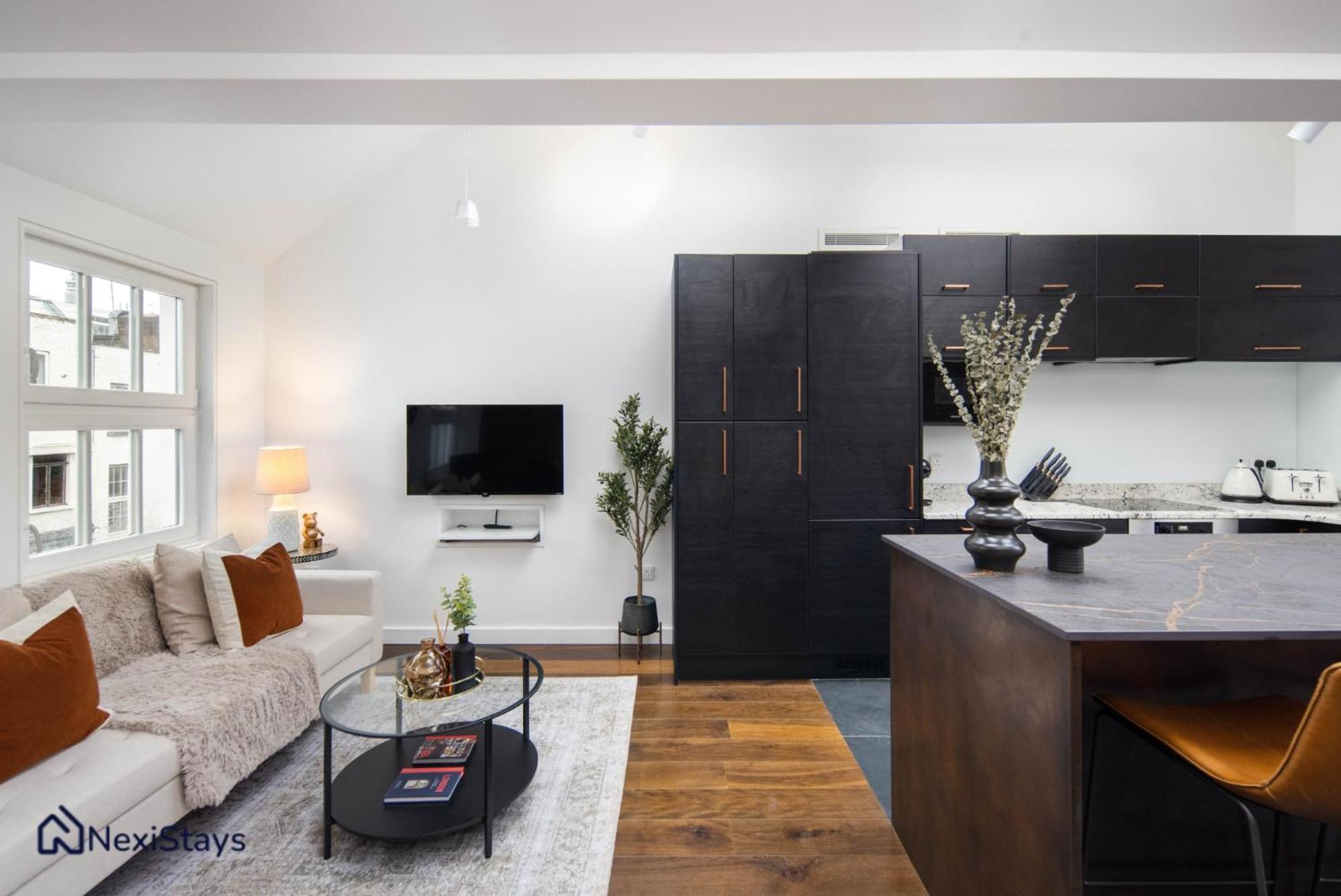 1 Min Walk To Euston Station, Modern Townhouse London