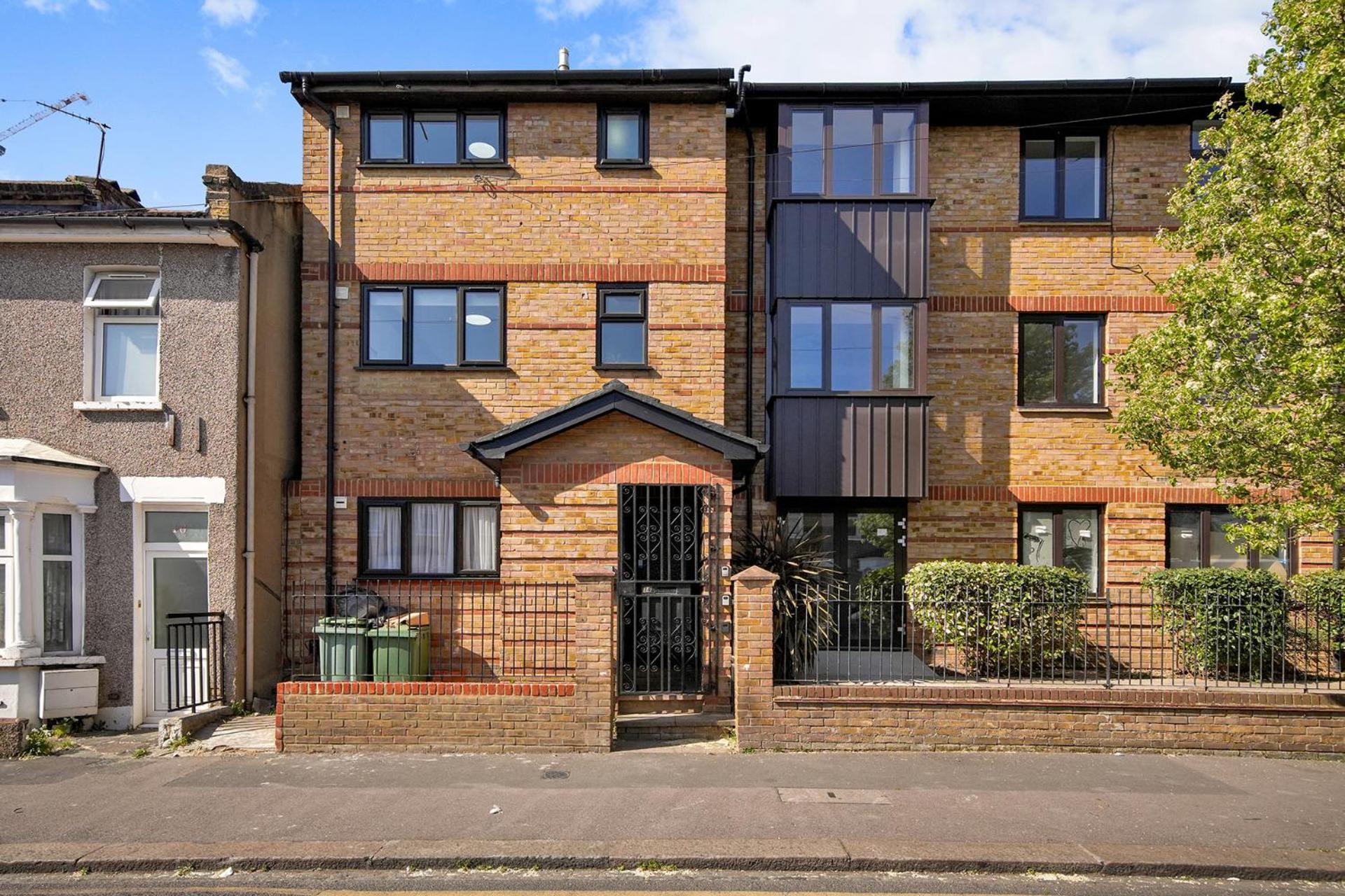Skyline Stratford Apartment *