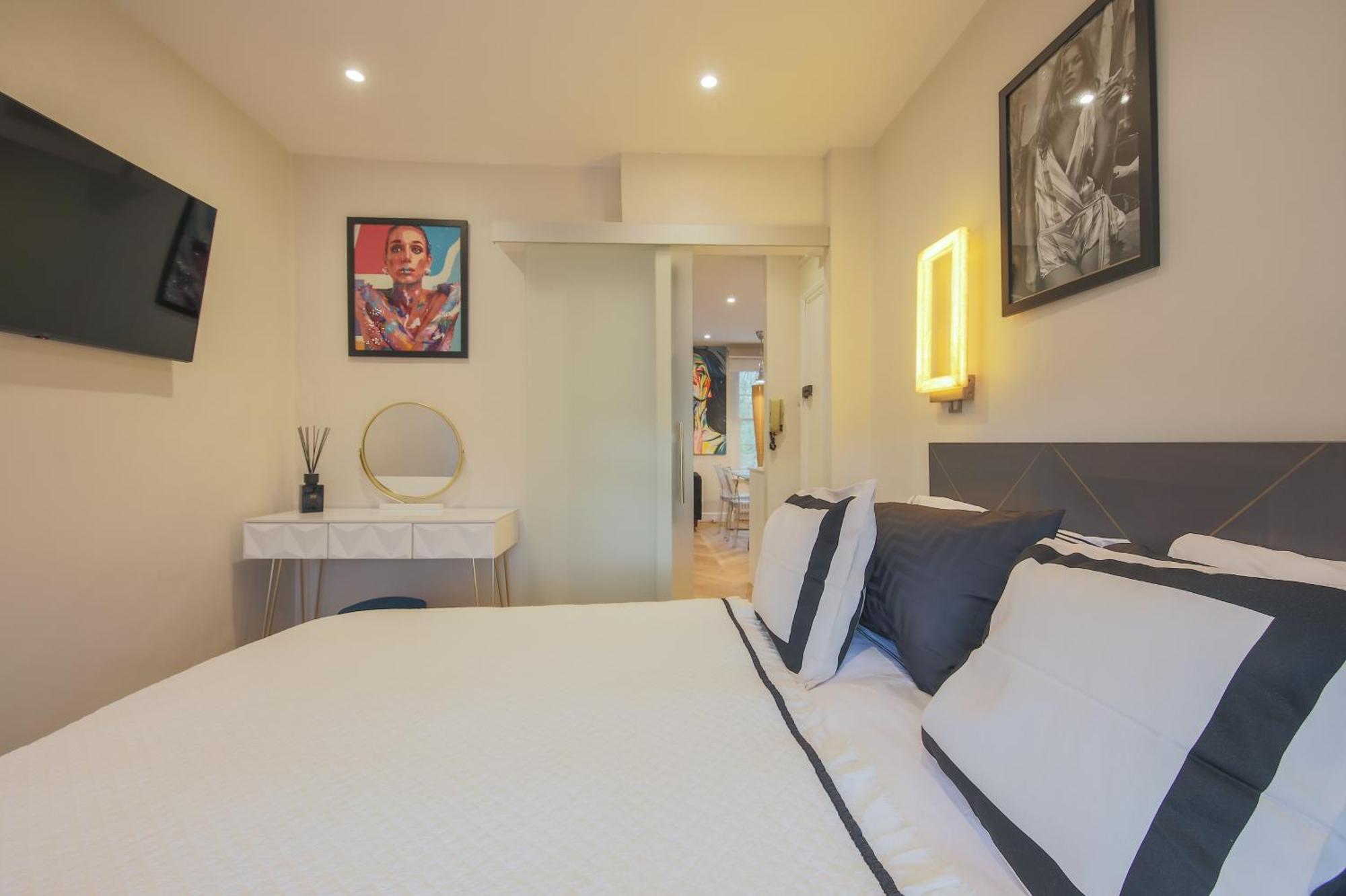 Camden Apartment *