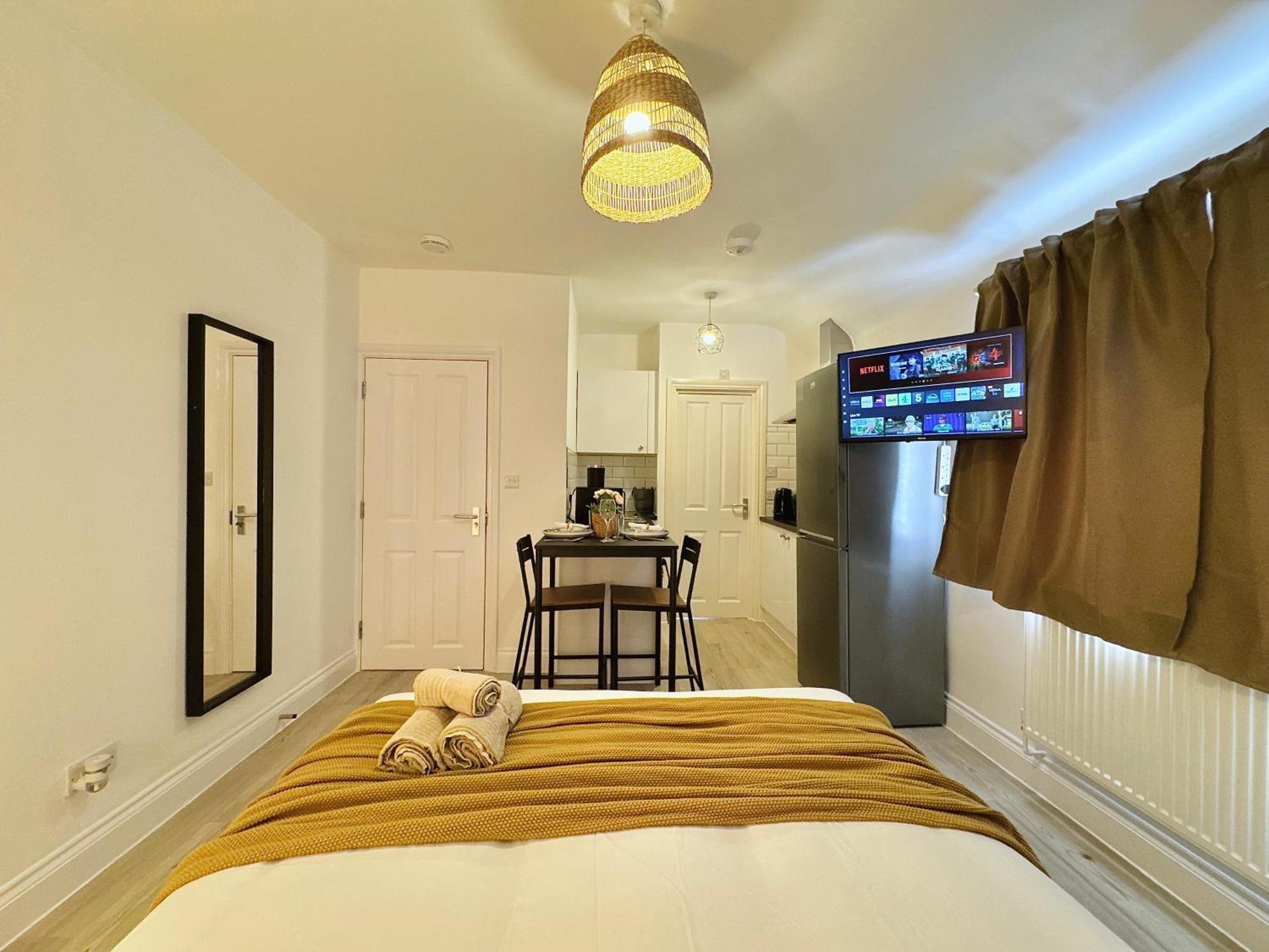 Homely 30min To Apartment