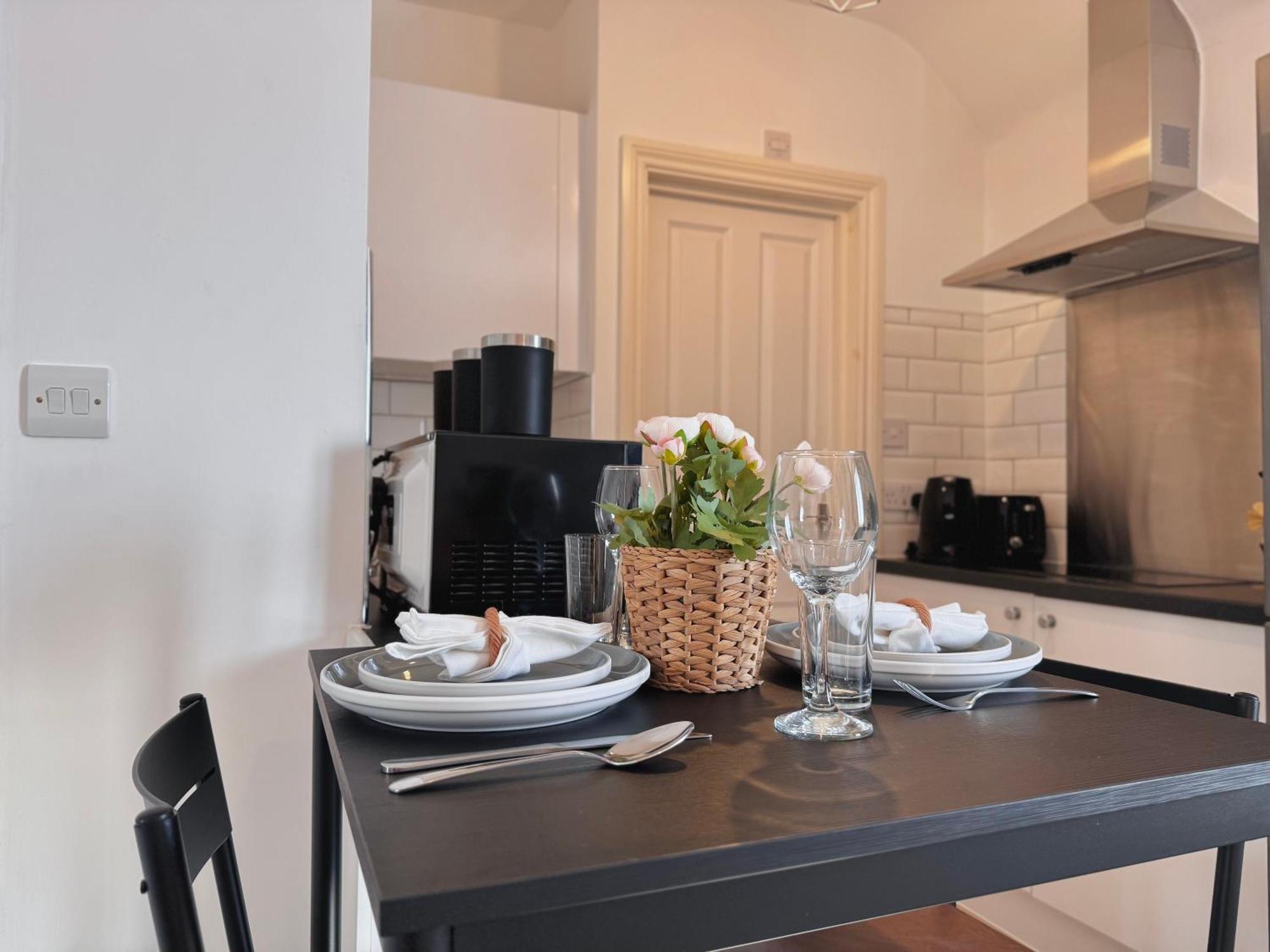 Apartment Homely 30min To London