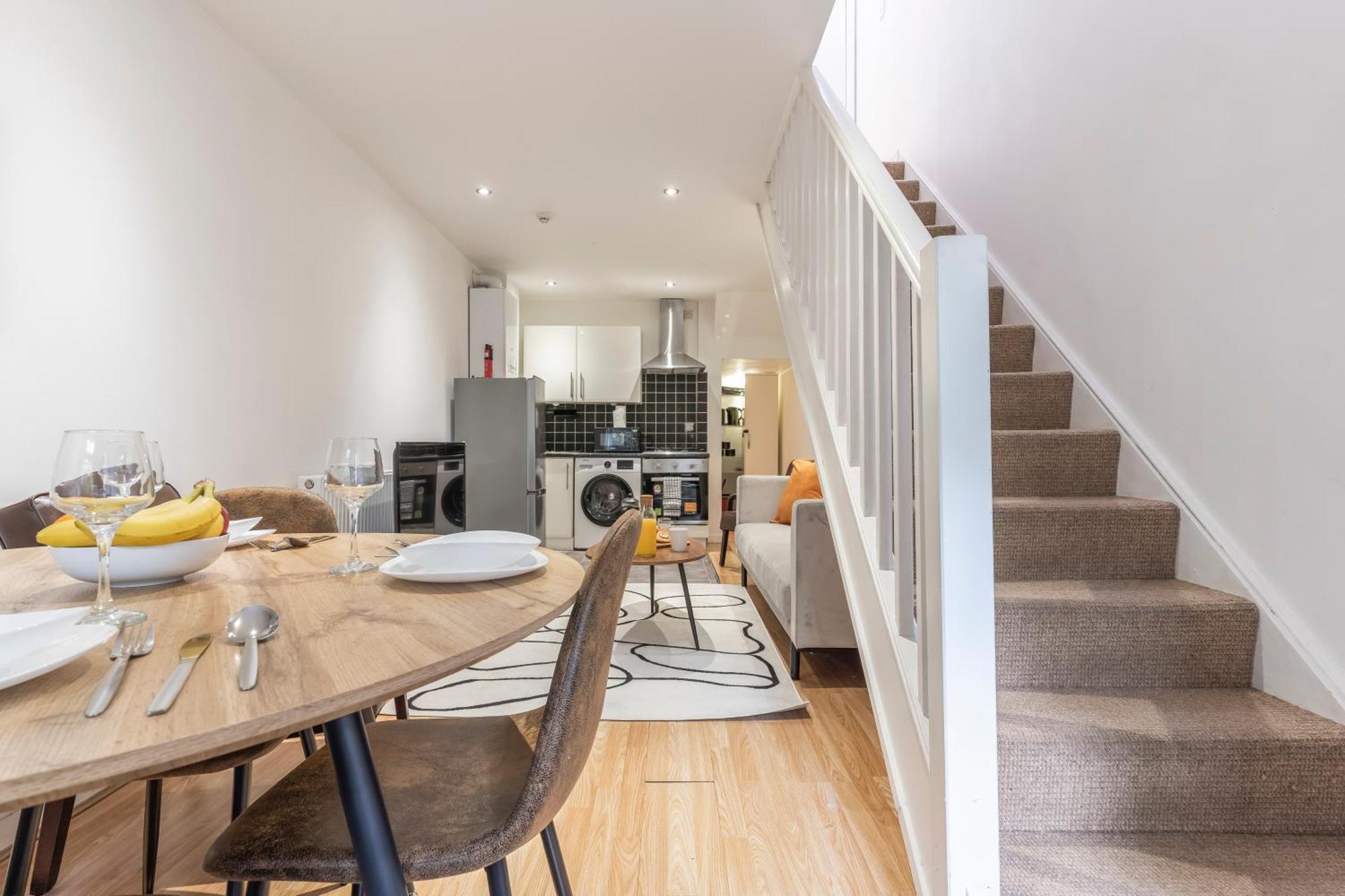 Stylish 2 Bed North * London