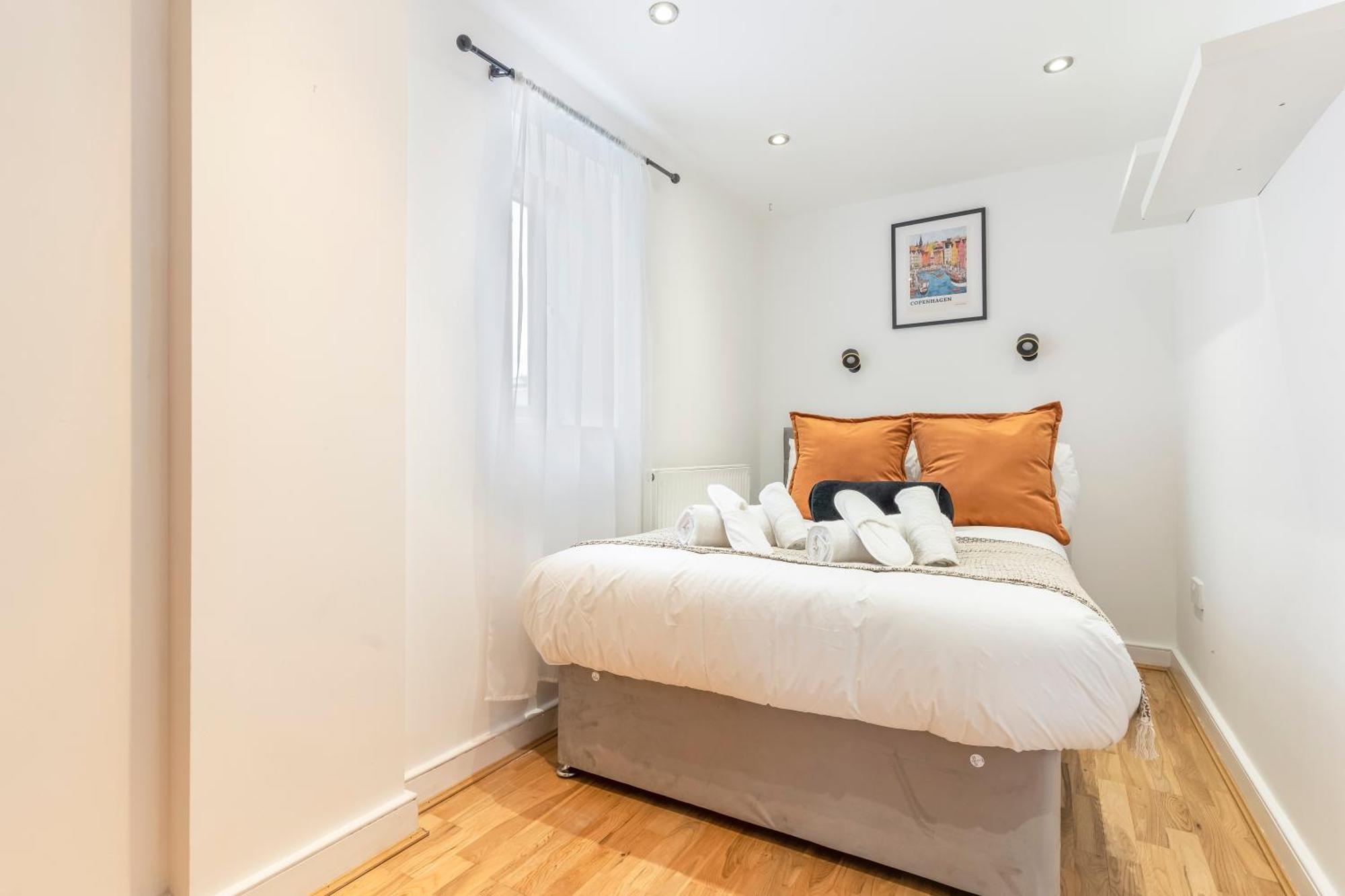 Stylish 2 Bed North