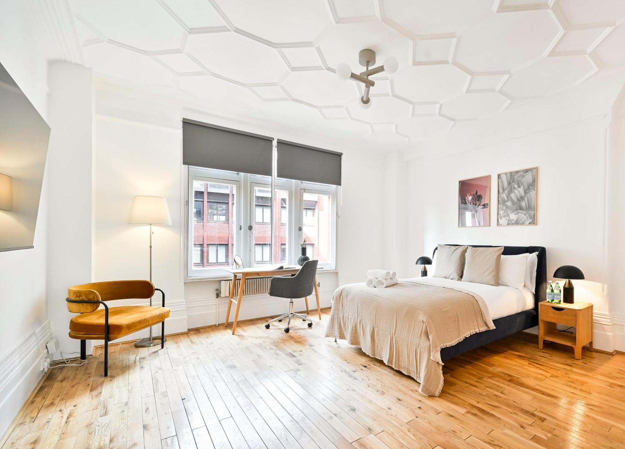 Huge 2 Bedrooms 3 Beds! Covent Gdn 3 Min To Subway Apartment *