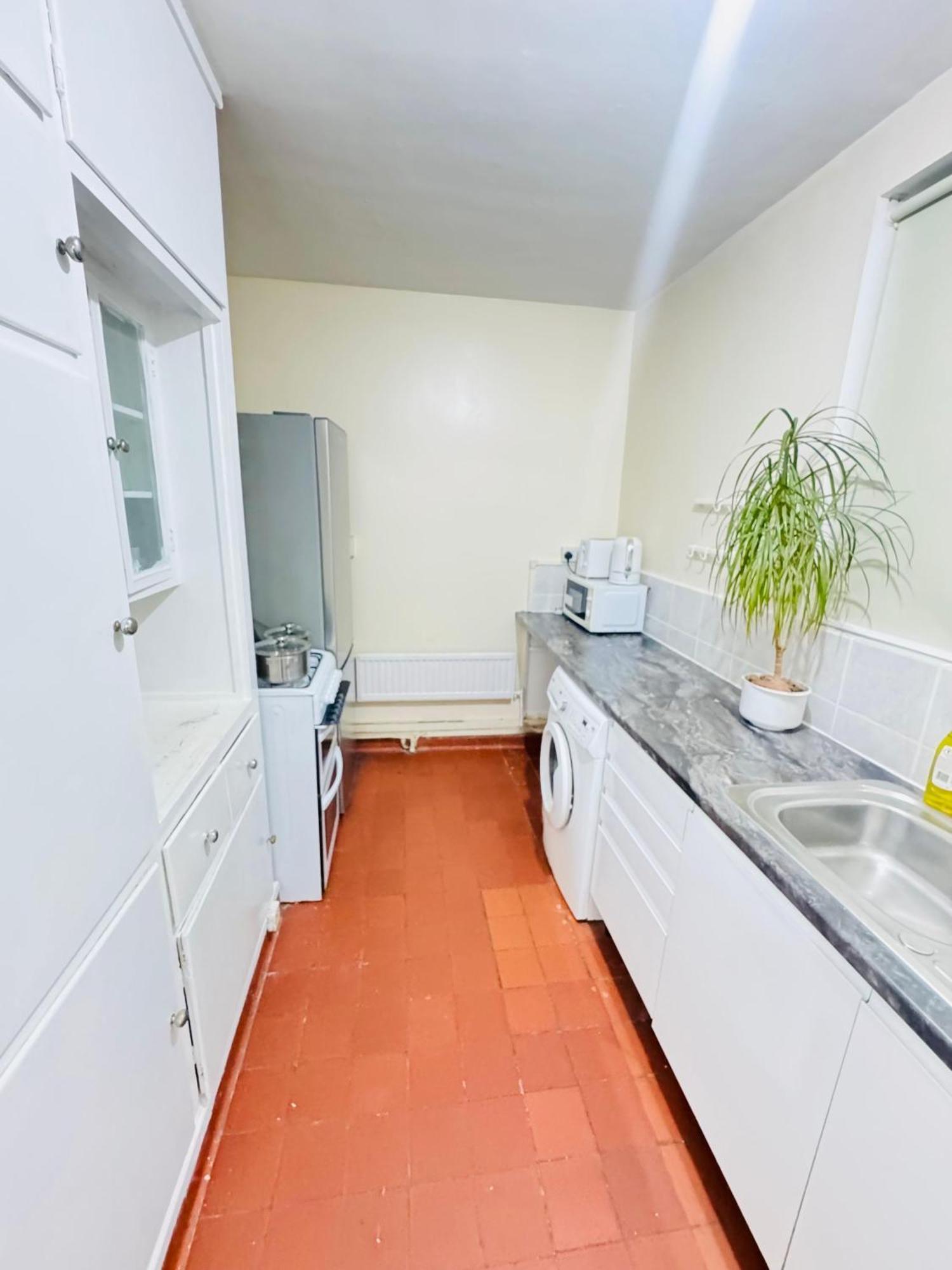 Two Bedroom In Paddington * London