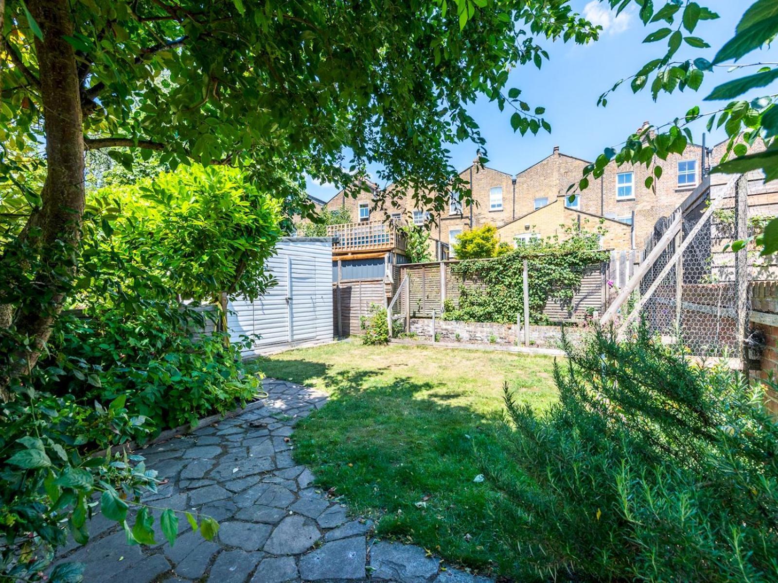 Pass The Keys Cozy 4-bed With Garden In Trendy Stoke Newington Apartment