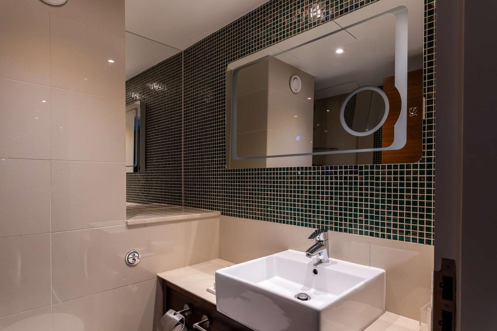 100 Queen's Gate London, Curio Collection By Hilton Hotel 5*