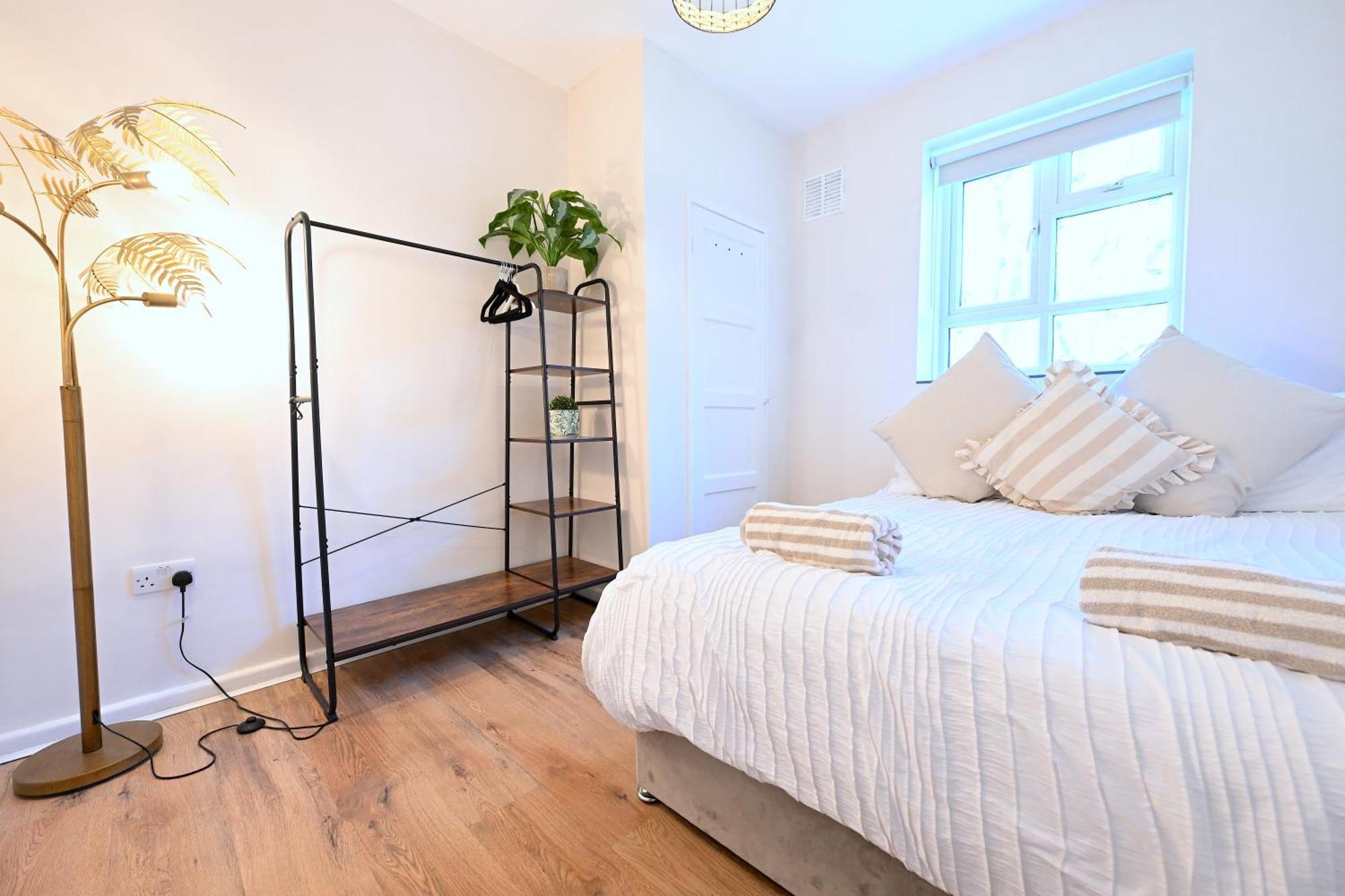 3 Minutes To Tower Of Trendy Shoreditch Recently Refurbished 3 Bedrooms Sleeps 8