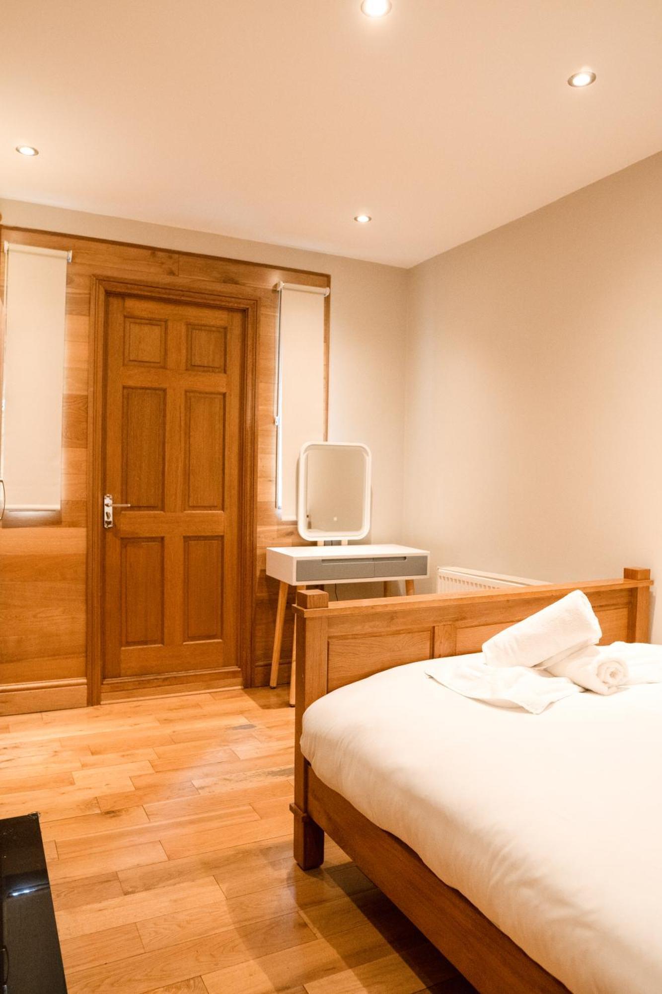 Imperial Earls Court Apartment