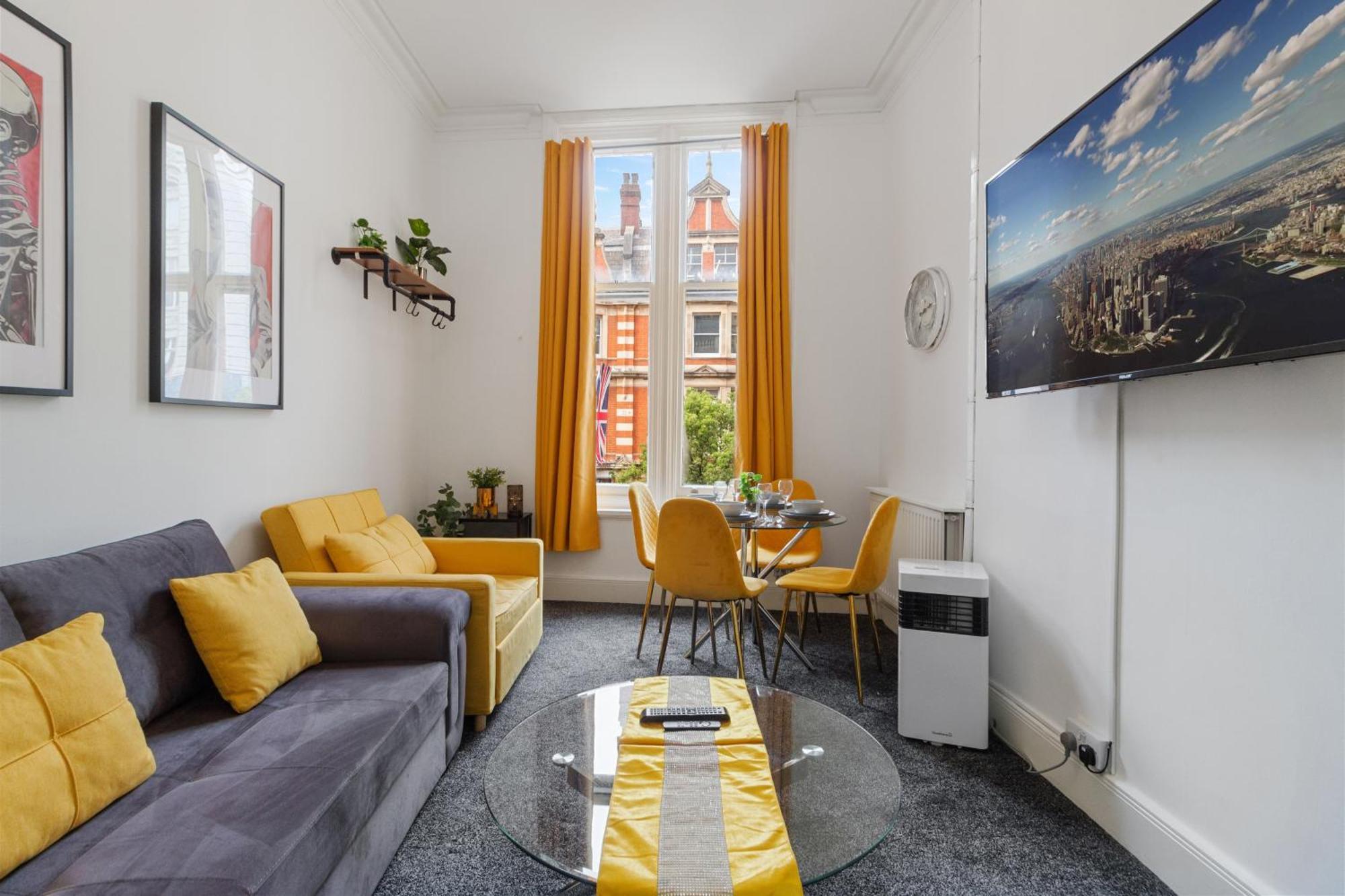 Oxford Street 1 Bedroom Shopping Retreat! 3gc London