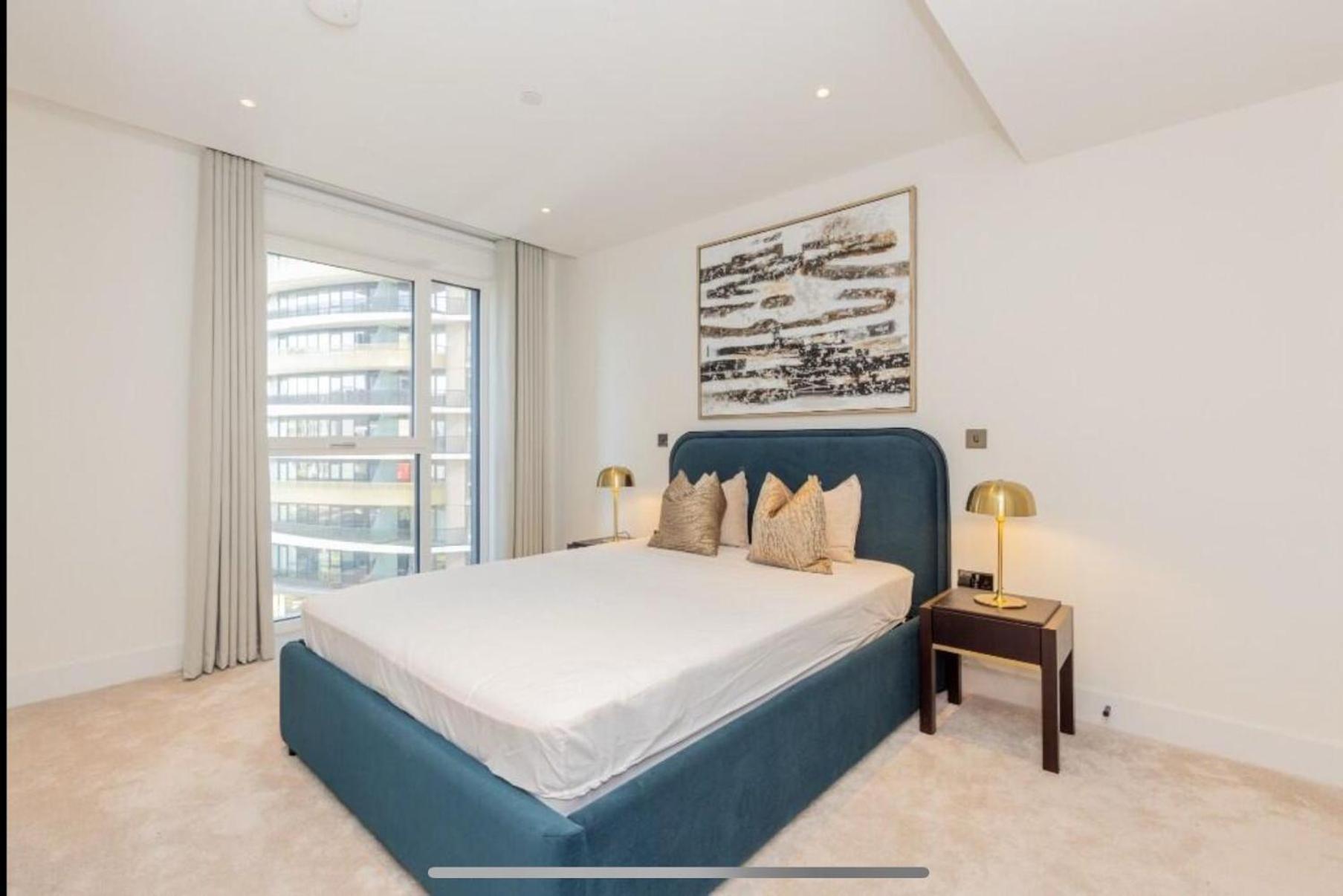 Apartment Luxury Modern 2bd 2ba White Living *