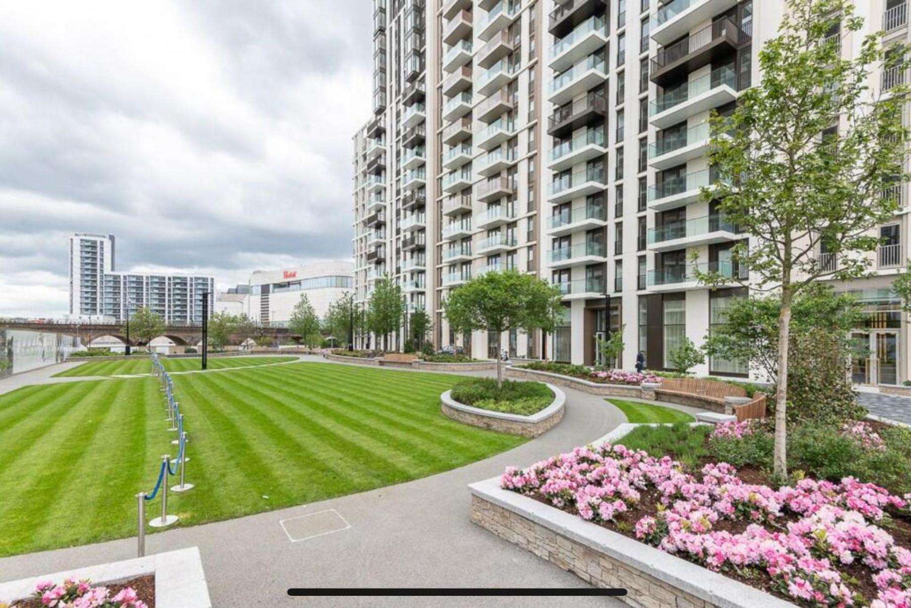 Luxury Modern 2bd 2ba White Living Apartment *