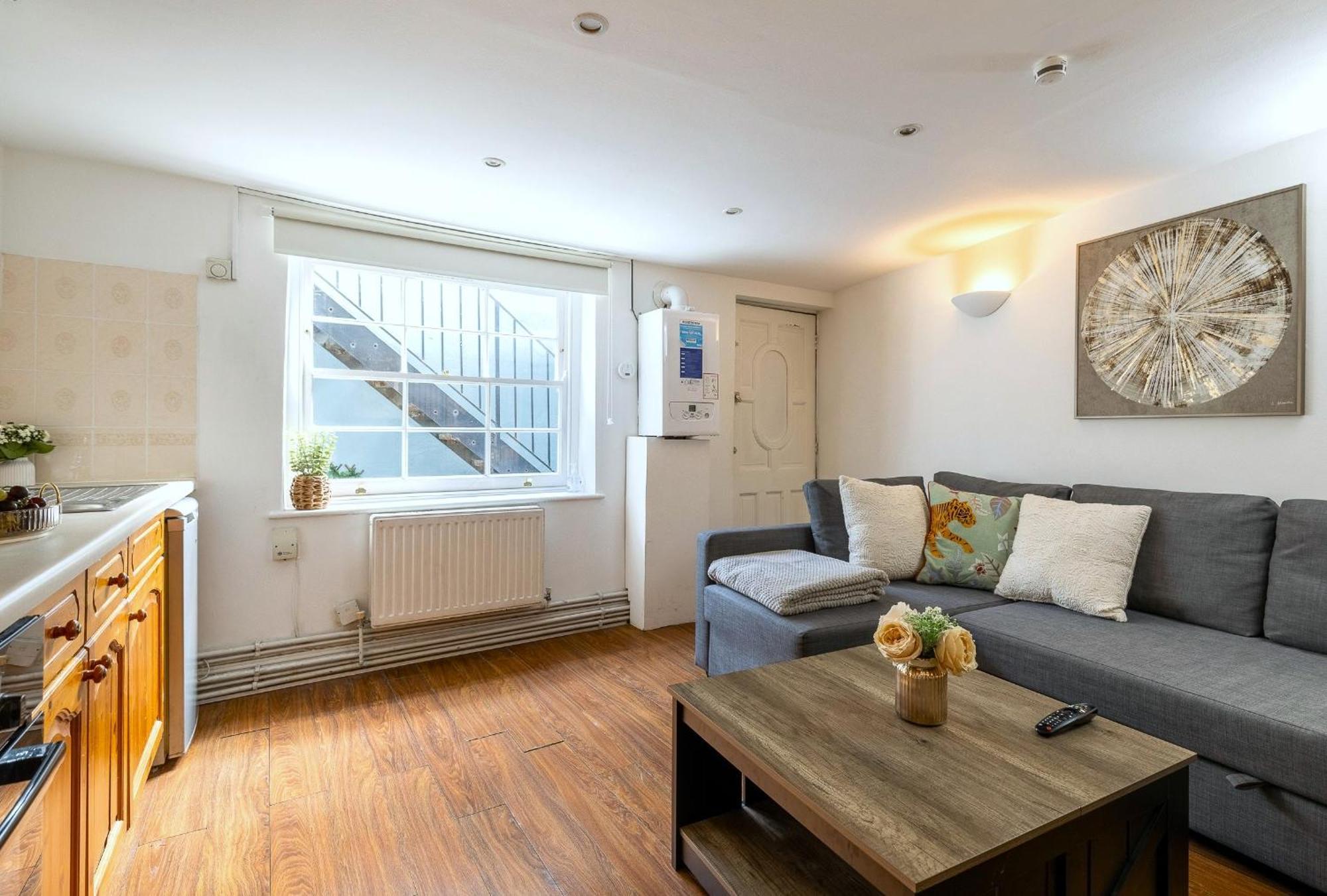 Albert Apt * London