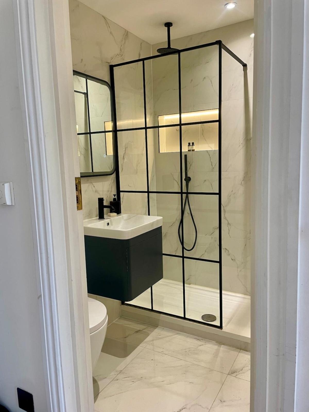 Fabulous In The Heart Of Kensington Apartment