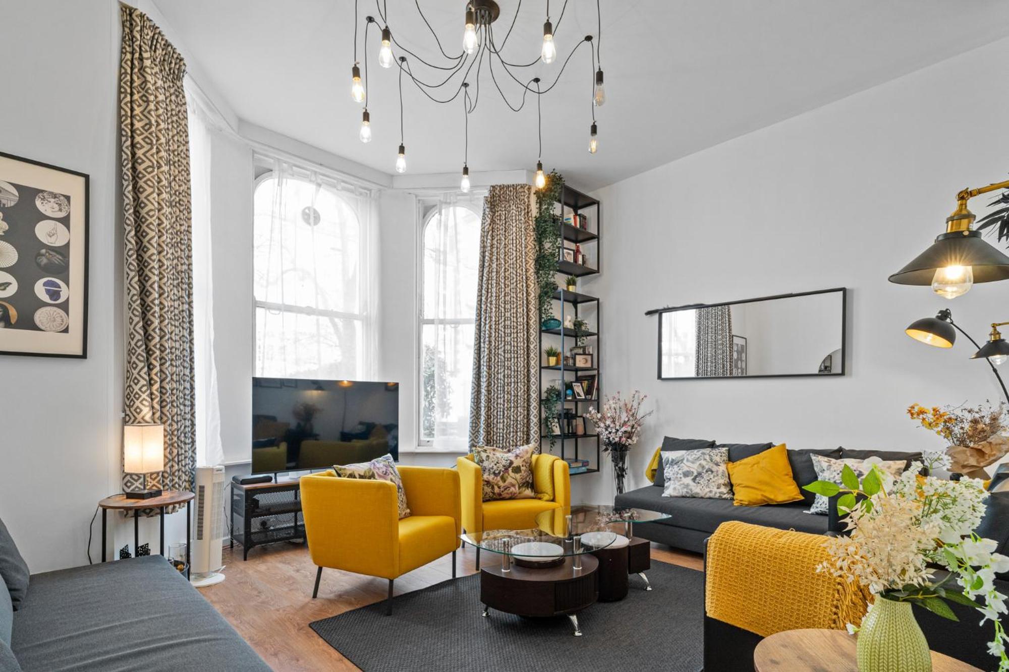 Charming 3br By Redcliffe Gdns Holiday home