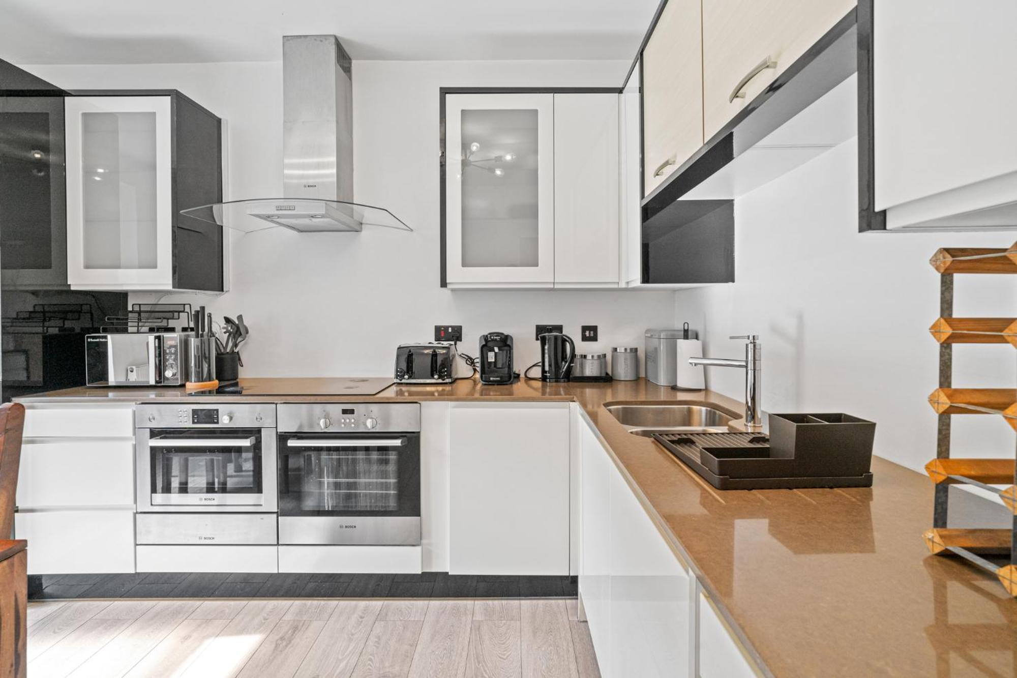 Holiday home Charming 3br By Redcliffe Gdns London