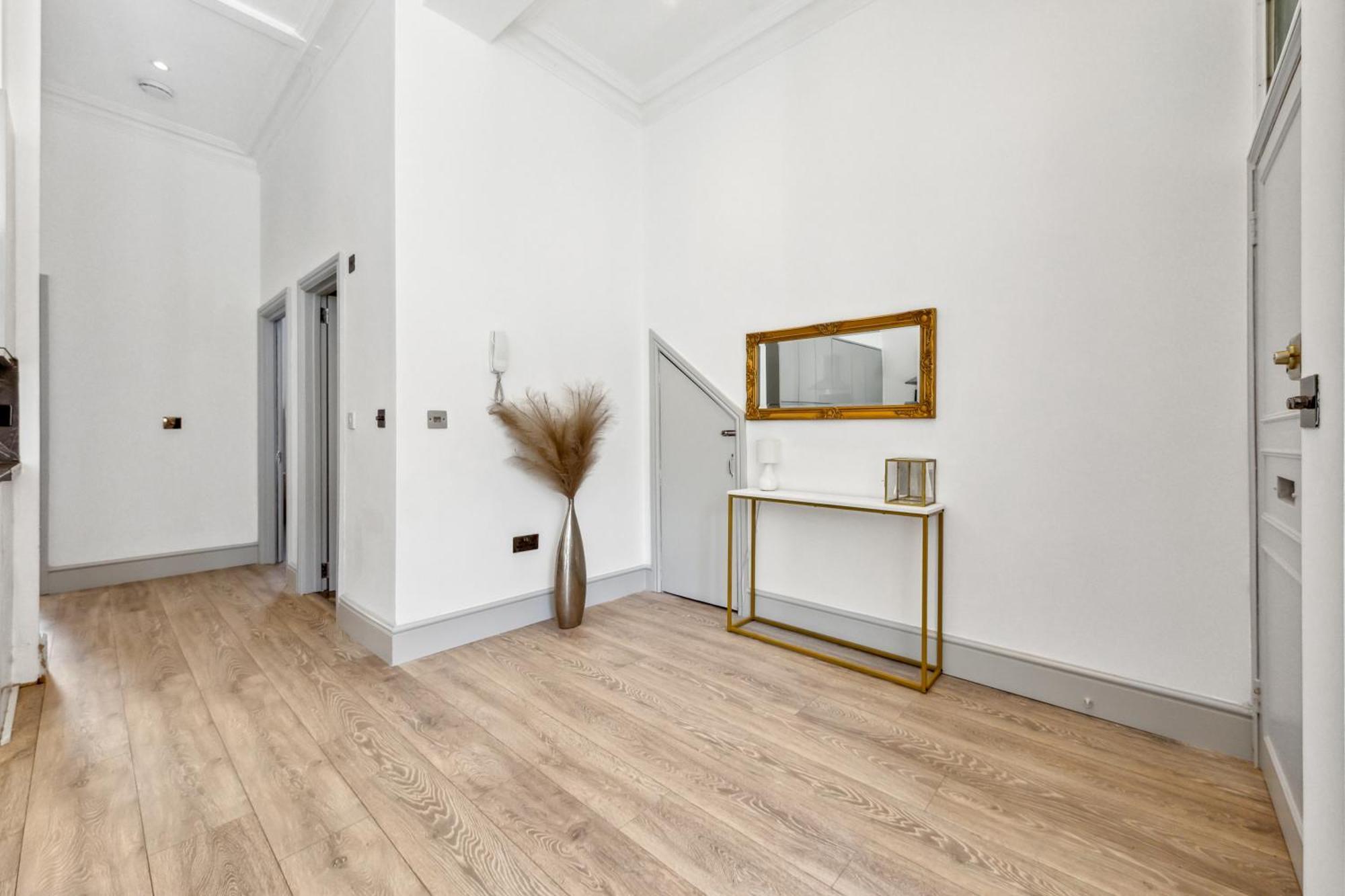 Minimalist Luxe 2br Designer Retreat In Prime Kensington For 6 Next To Station Harrods * London