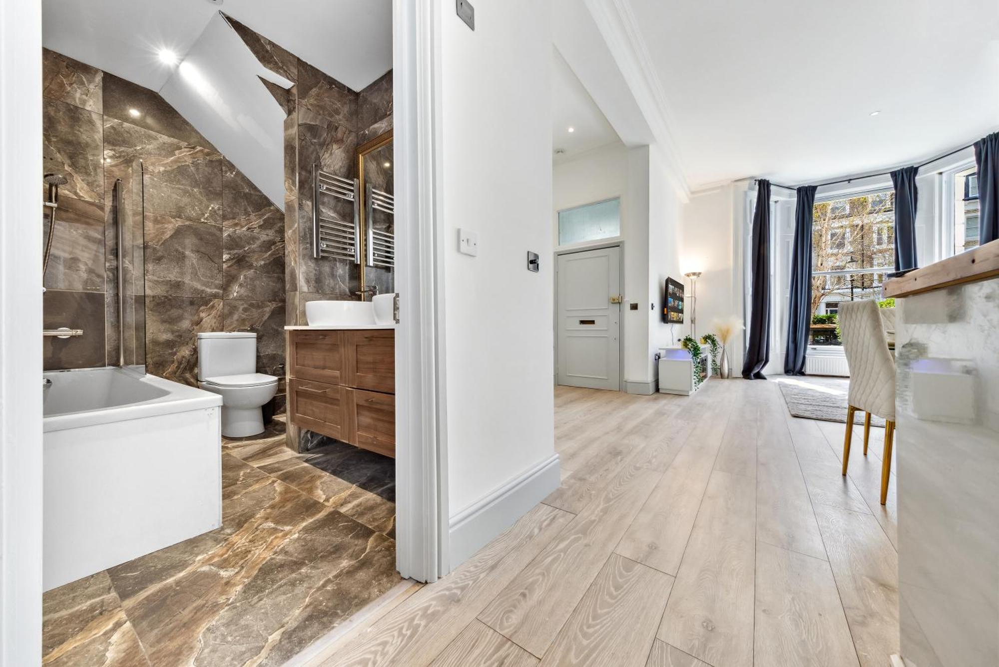 Minimalist Luxe 2br Designer Retreat In Prime Kensington For 6 Next To Station Harrods