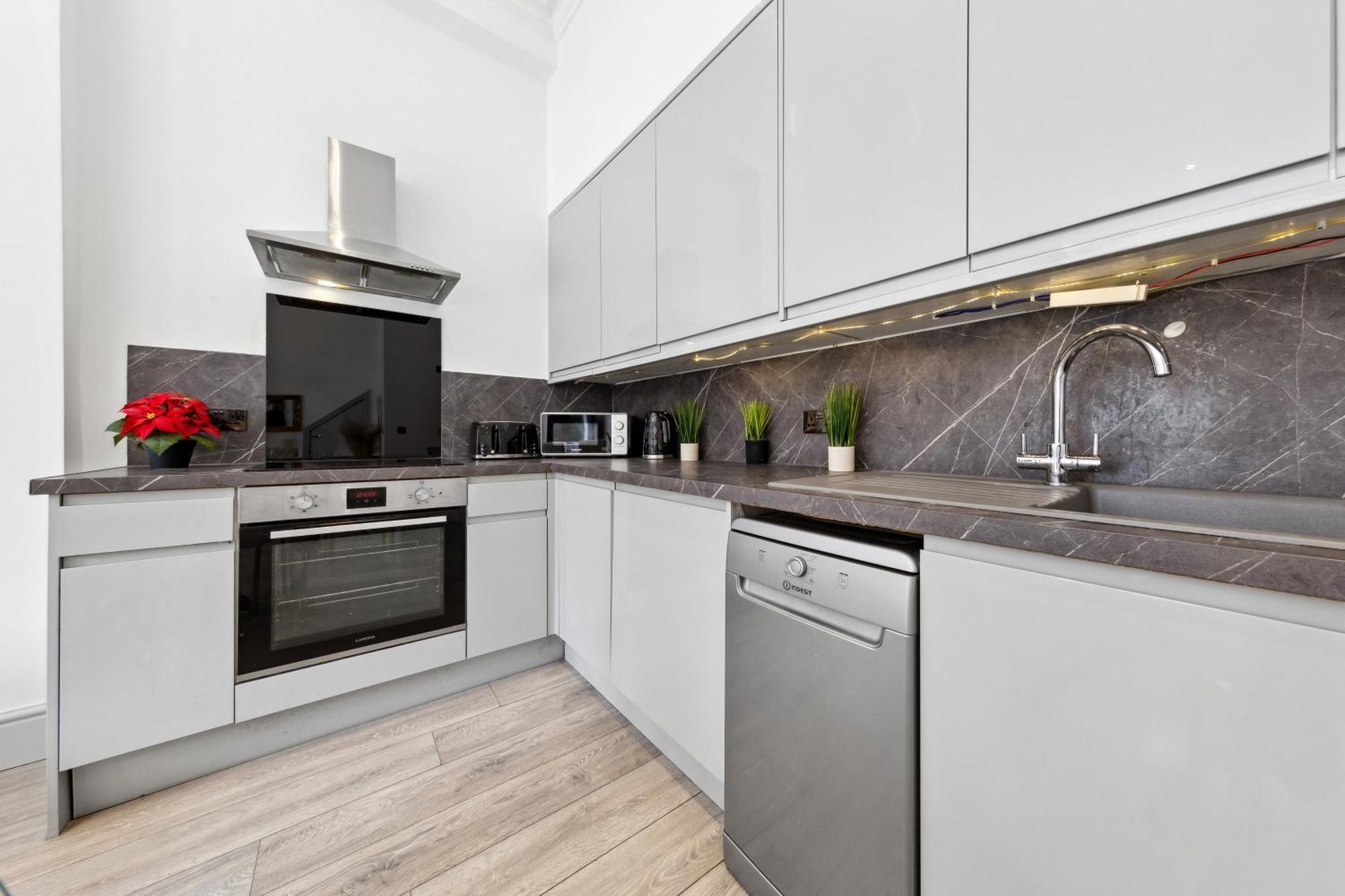 Apartment Minimalist Luxe 2br Designer Retreat In Prime Kensington For 6 Next To Station Harrods
