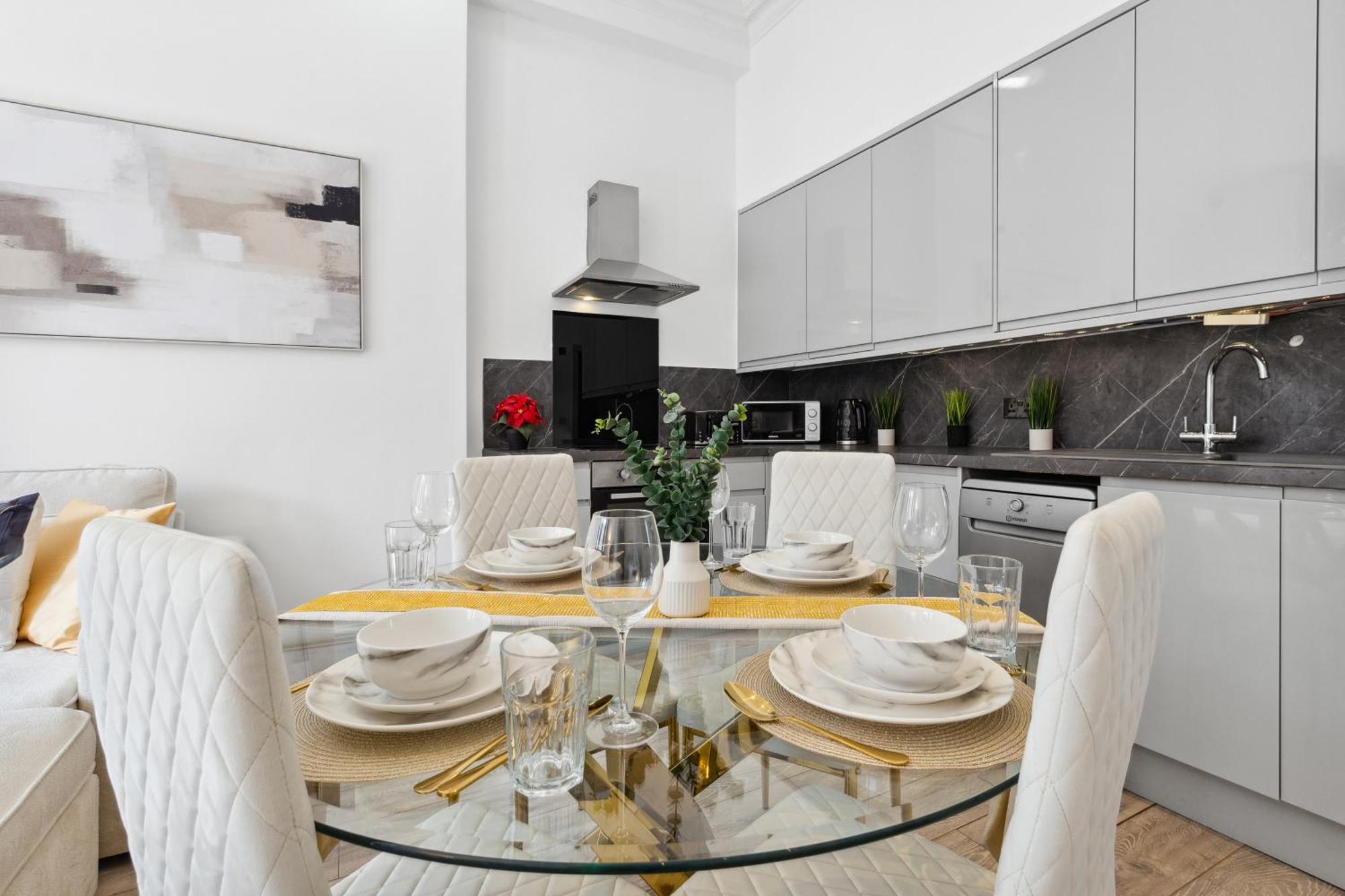 Minimalist Luxe 2br Designer Retreat In Prime Kensington For 6 Next To Station Harrods * London