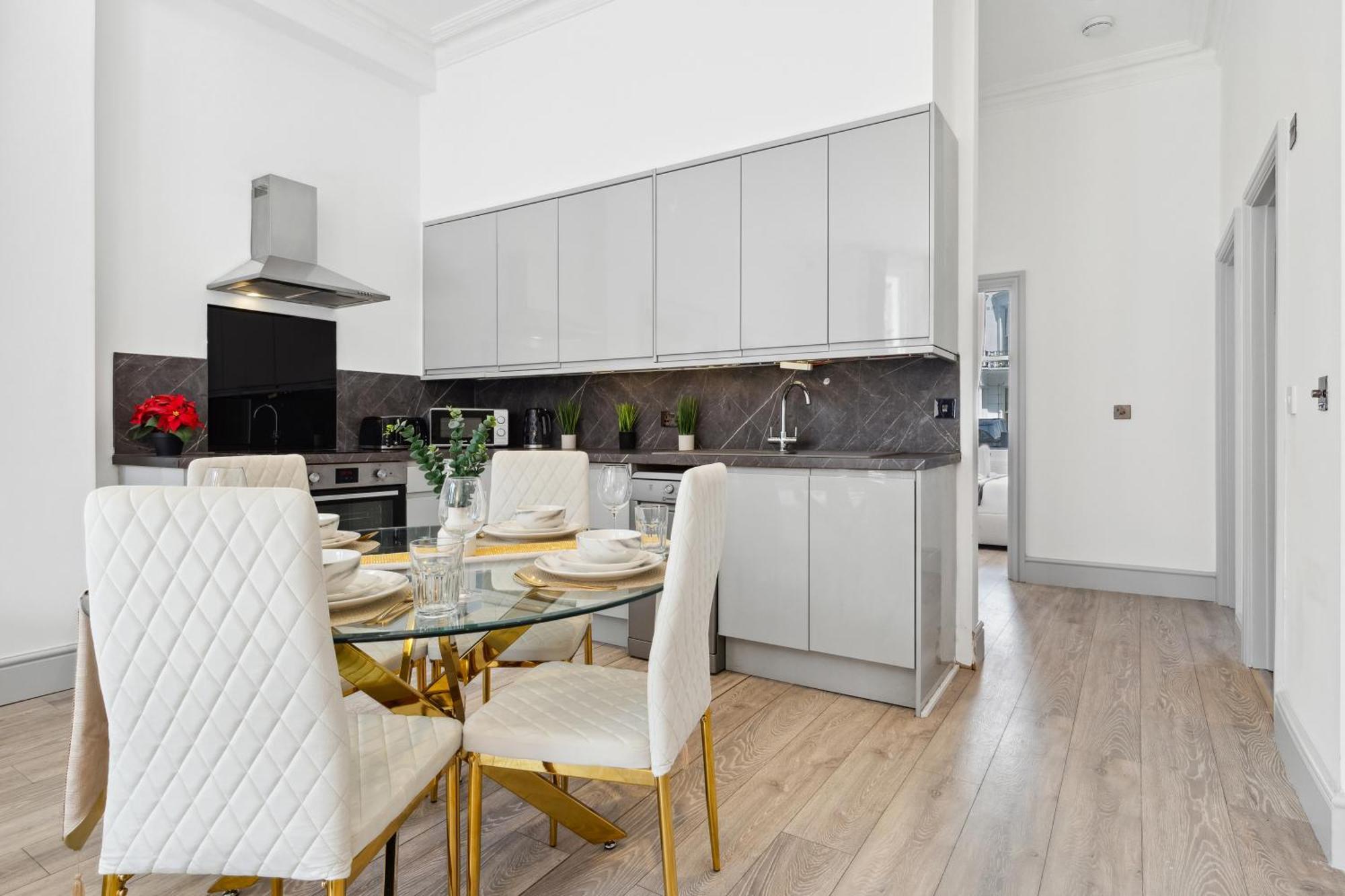Minimalist Luxe 2br Designer Retreat In Prime Kensington For 6 Next To Station Harrods Apartment