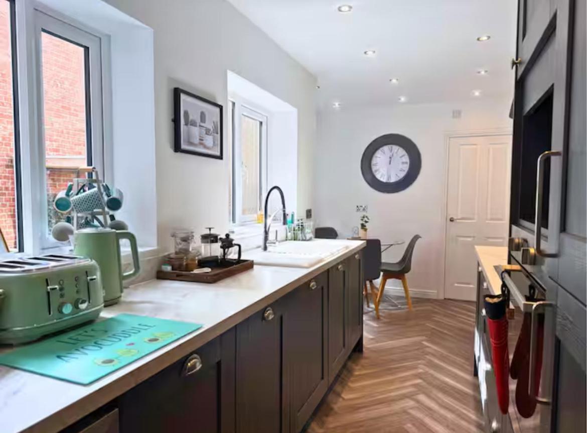 Holiday home Quiet Garden Escape 3 Beds And Hot Tub Bliss