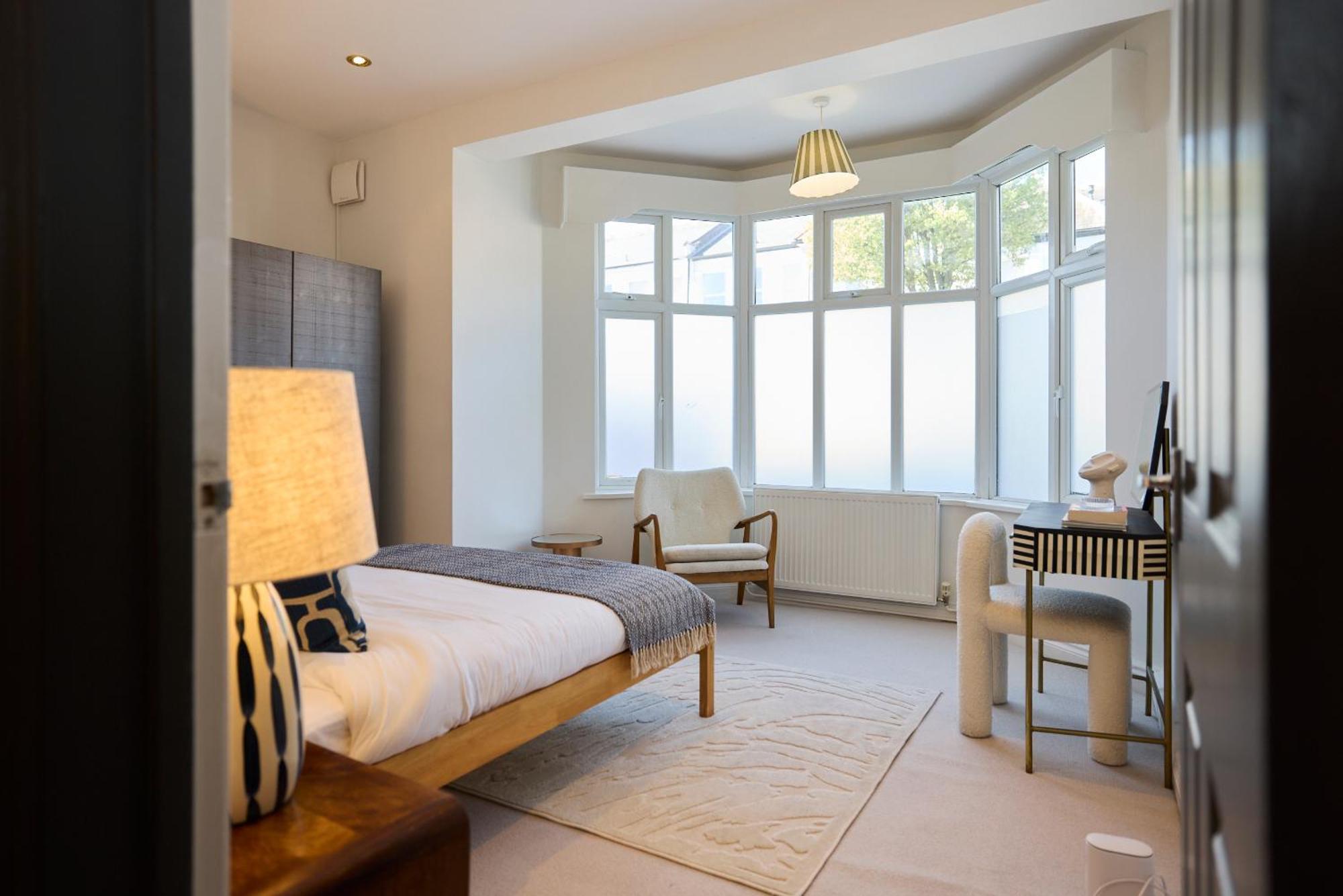 East Finchley Retreat - 2bdr Ground Floor Flat With Terraces *