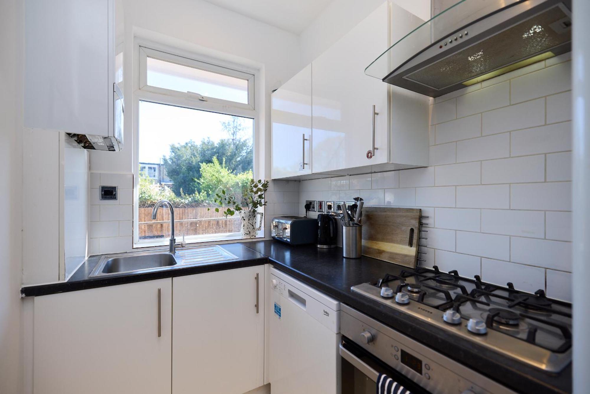East Finchley Retreat - 2bdr Ground Floor Flat With Terraces