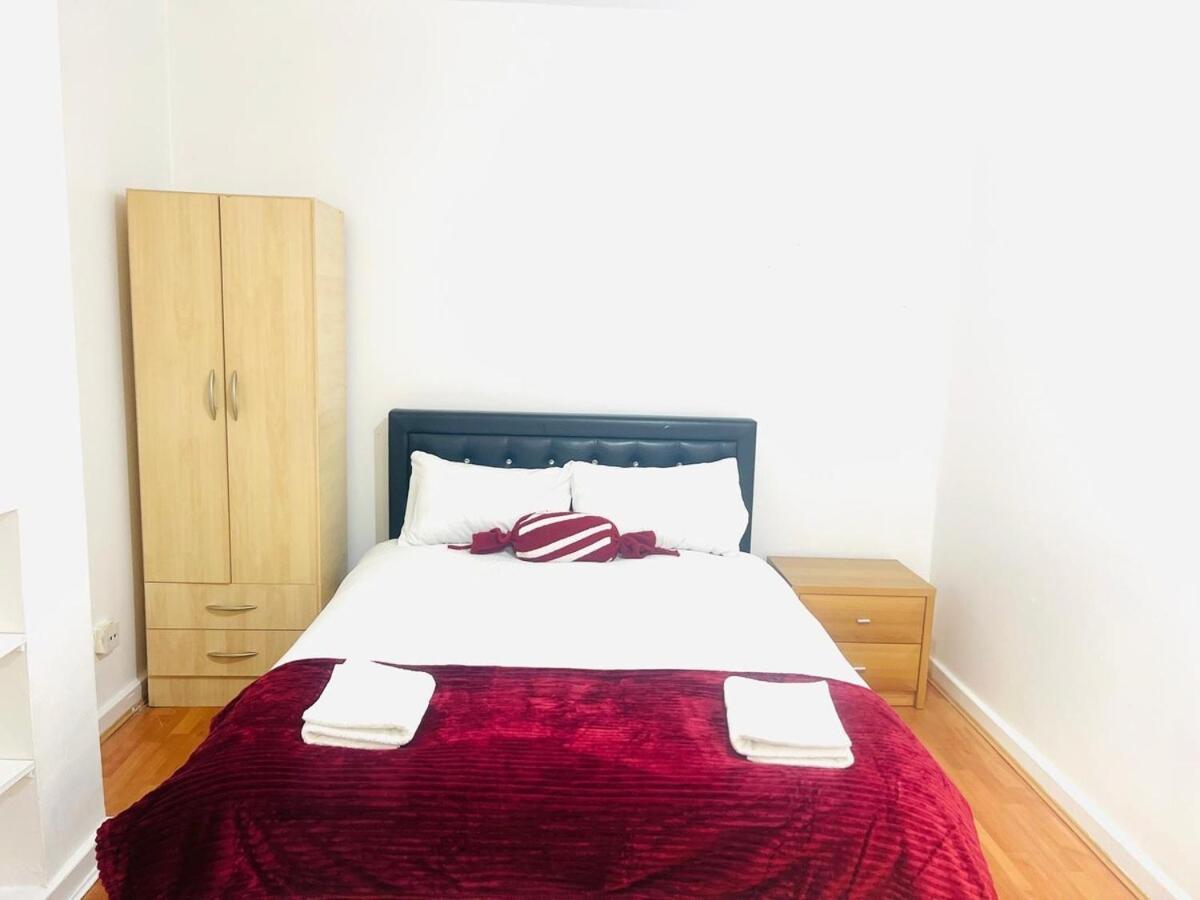 Apartment Aldgate In *