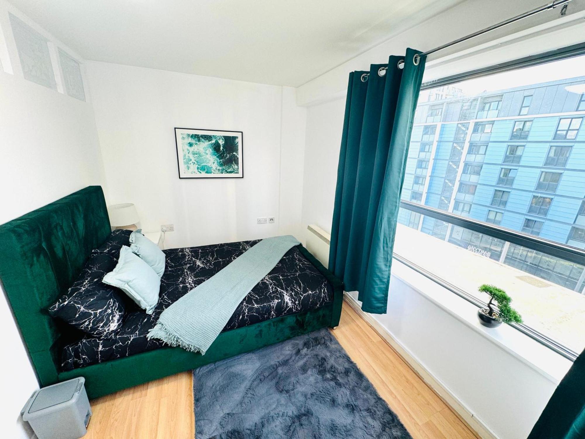 Apartment Magnificent Luxurious For 6ppl In Stratford - 6mins Walk To Stratford Station London