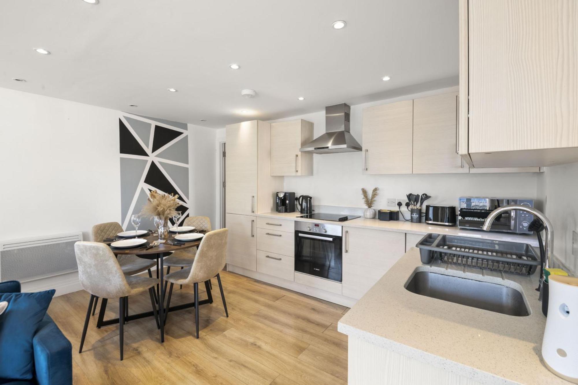 2-bed Wembley - Free Street Parking - Work Ideal