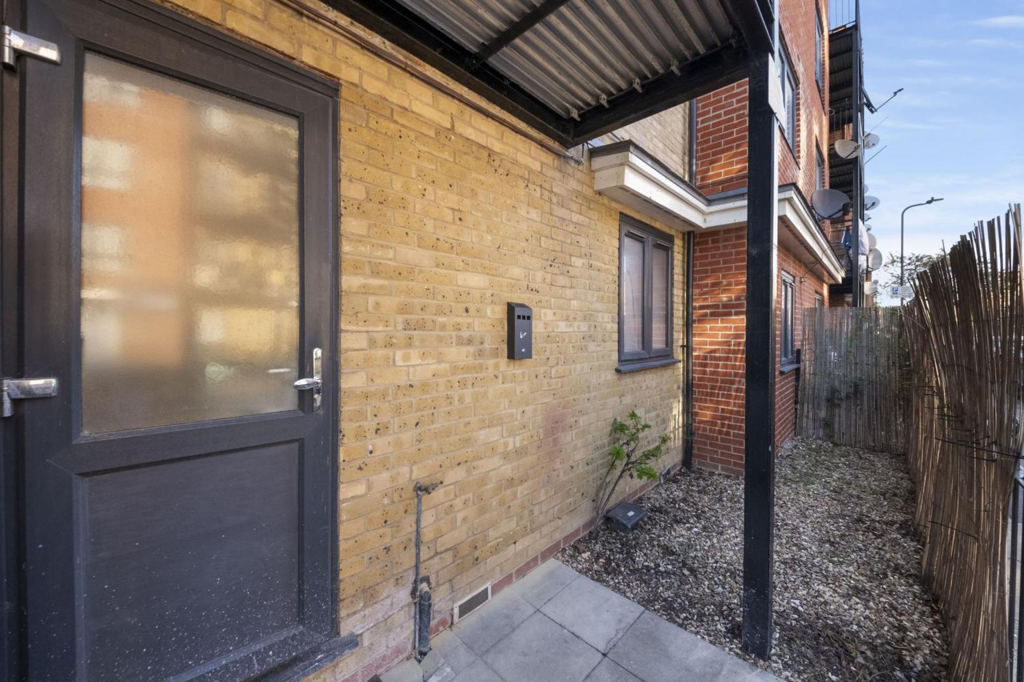 Apartment 2-bed Wembley - Free Street Parking - Work Ideal