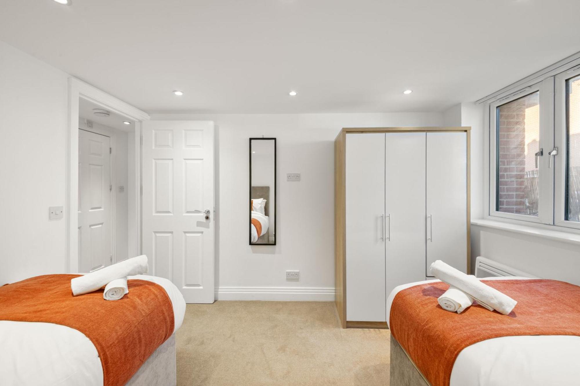 2-bed Wembley - Free Street Parking - Work Ideal