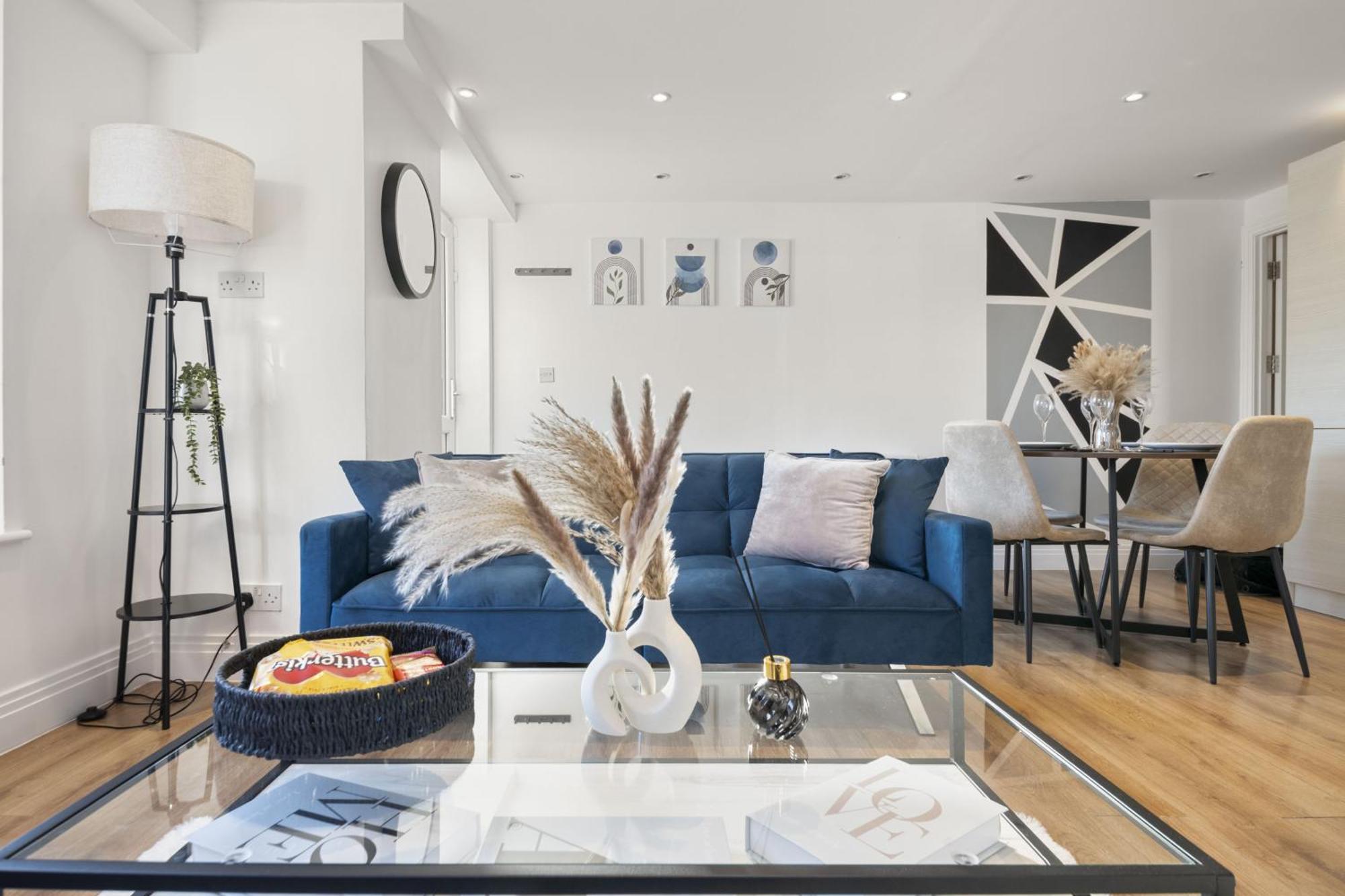Apartment 2-bed Wembley - Free Street Parking - Work Ideal London