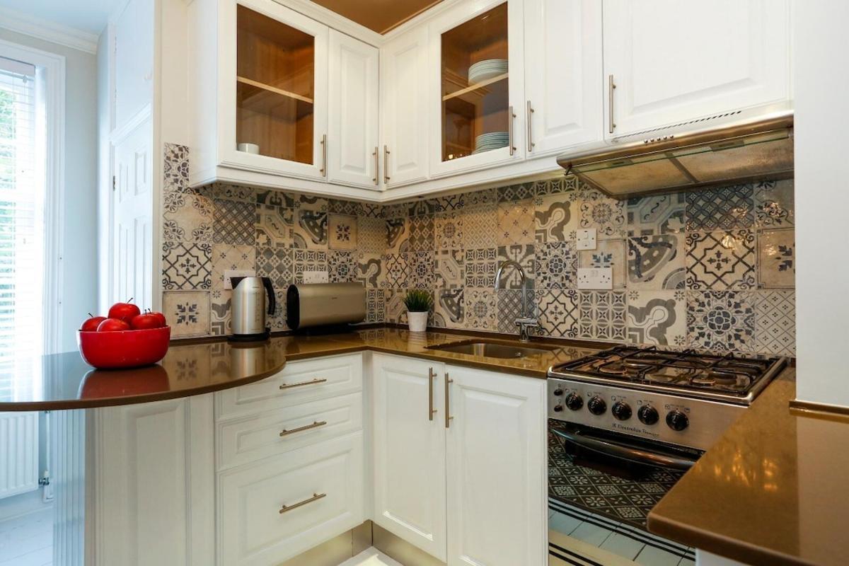 Cosy 1br With Balcony, East Putney,2min Tube *