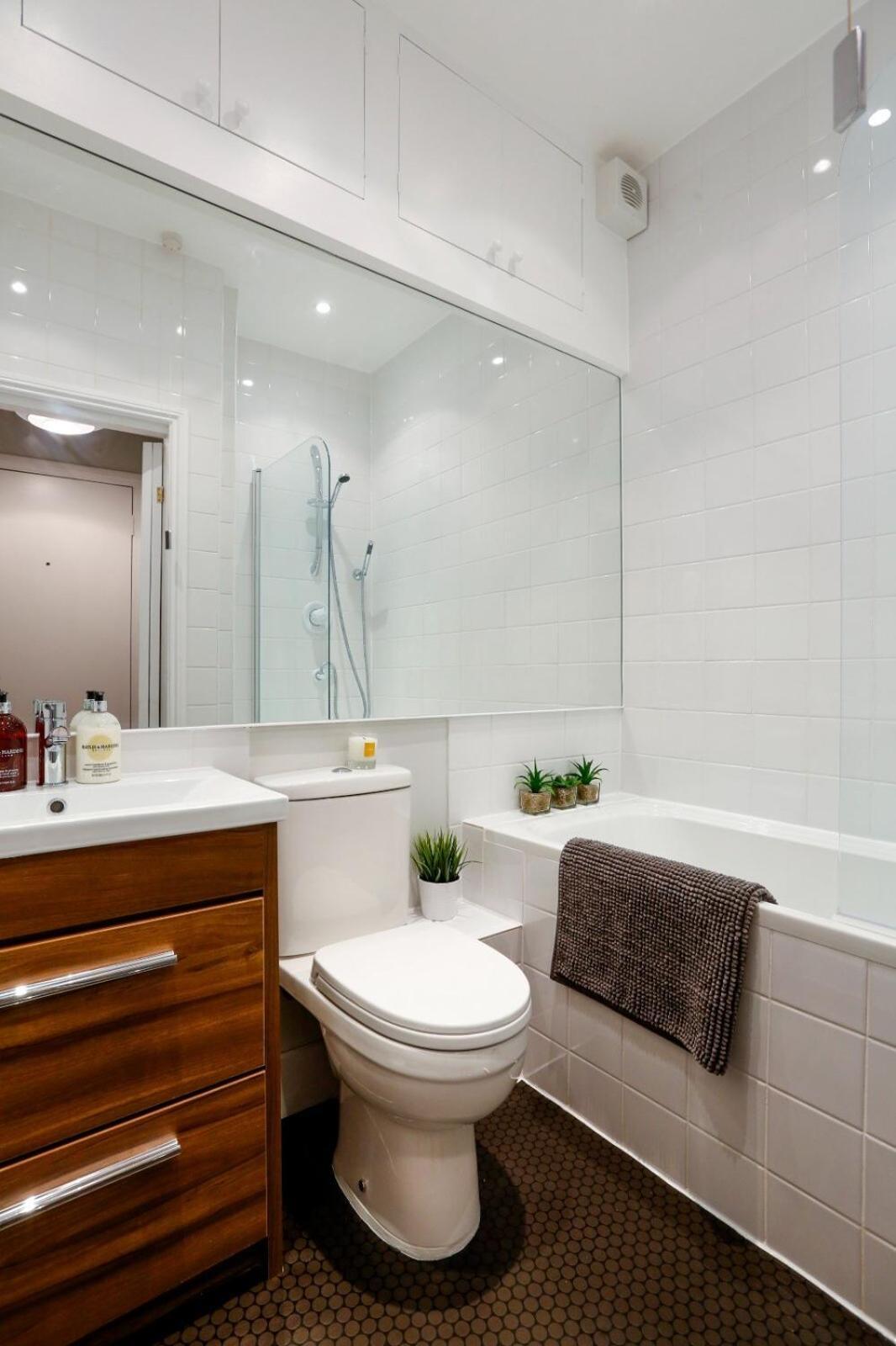 Apartment Cosy 1br With Balcony, East Putney,2min Tube *