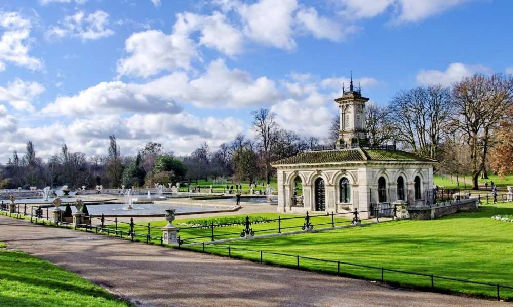 Homestay Kensington Rose Gardens