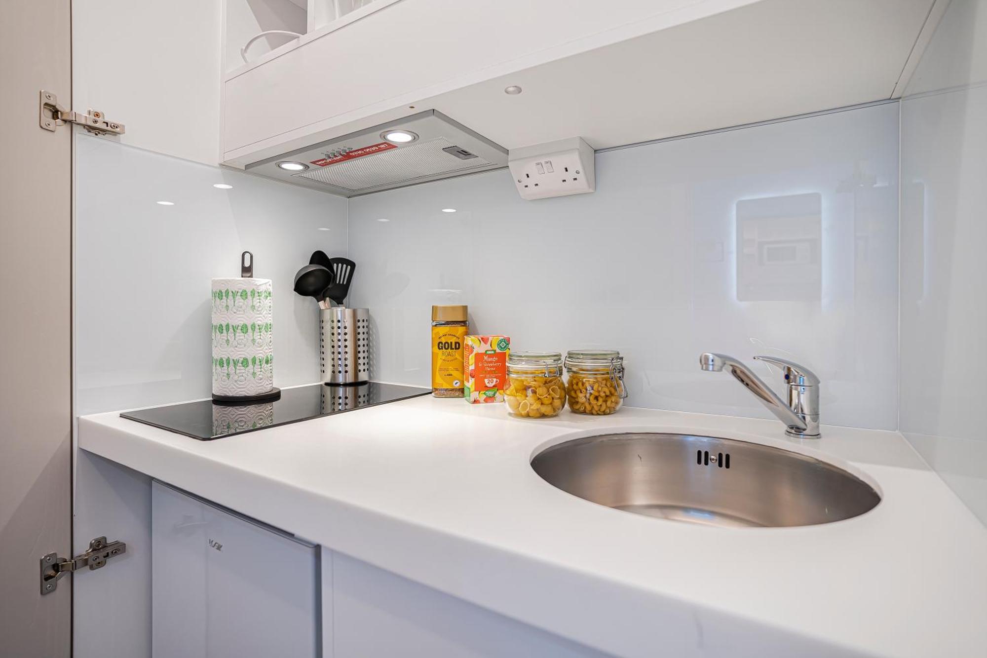 Modern Nw2 Self Check-in Pet Friendly Apartment